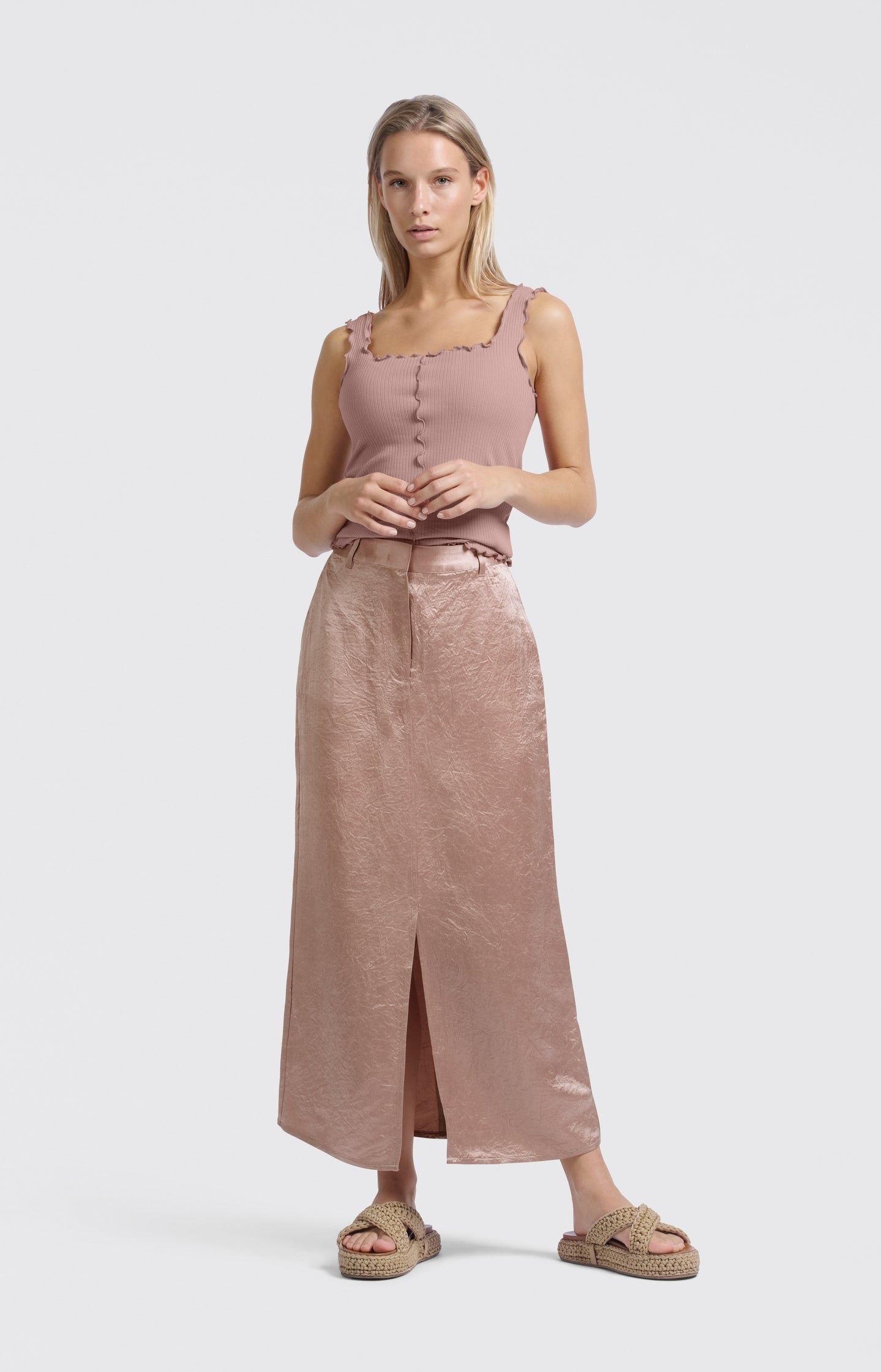 Satin midi skirt with slit and regular fit