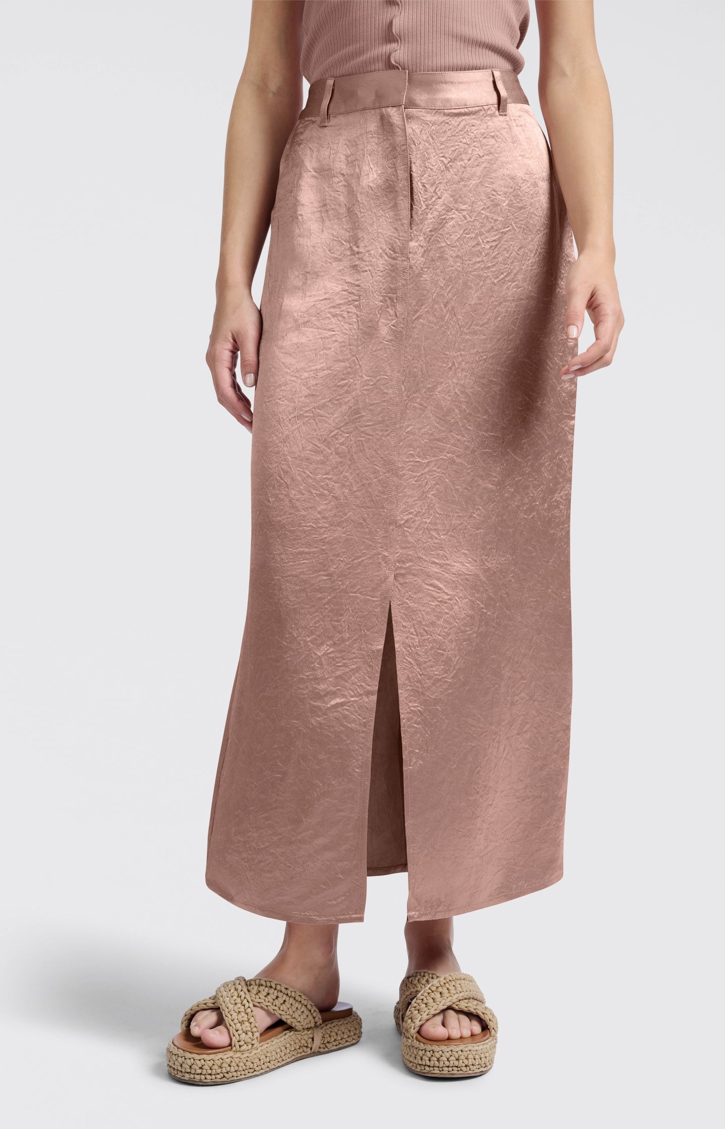 Satin midi skirt with slit and regular fit