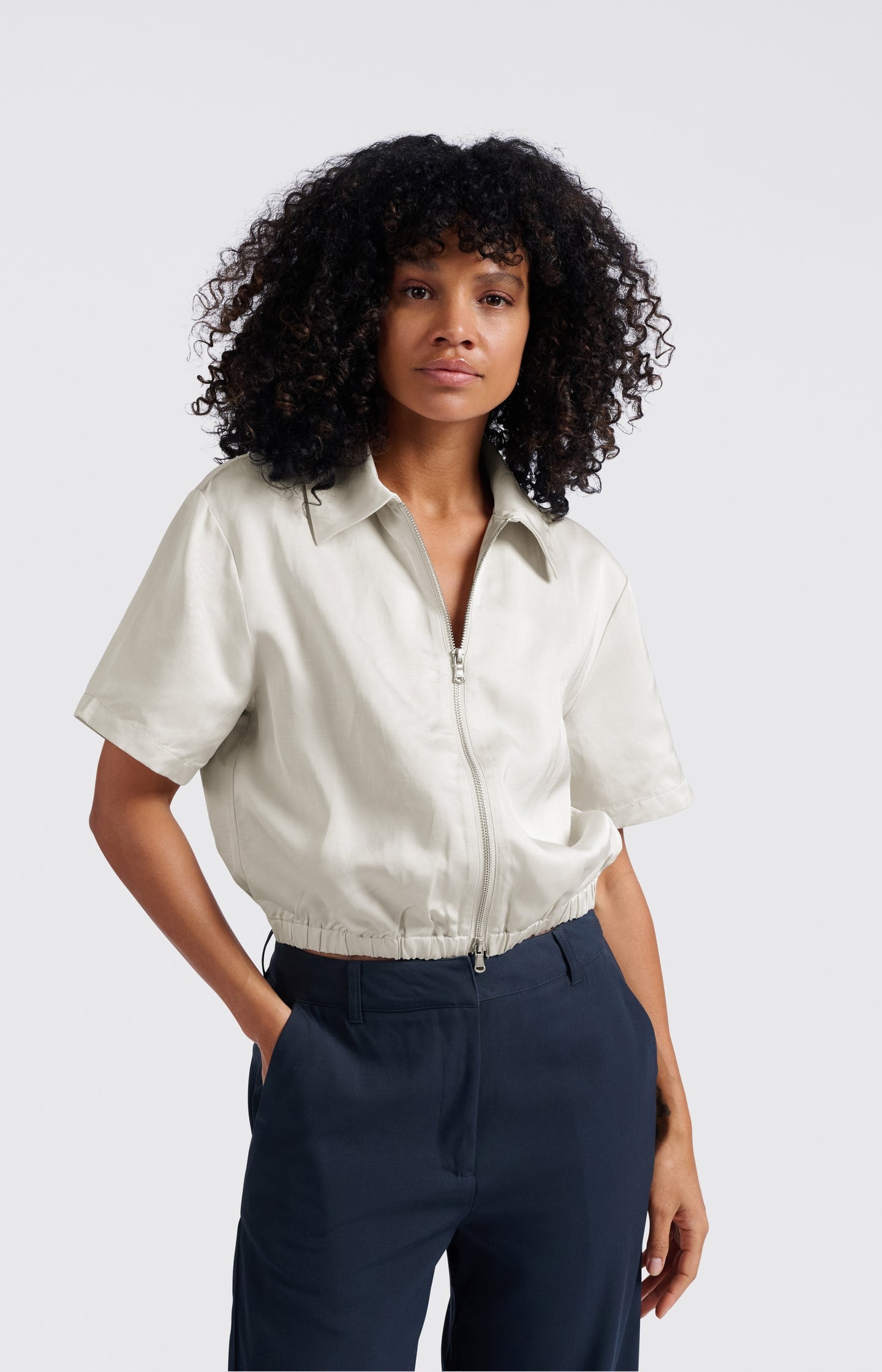 Satin short-sleeve jacket with zipper closure