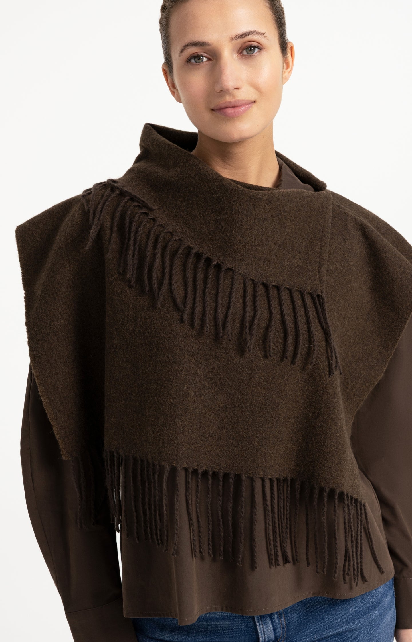 Scarf wrap with twisted fringes