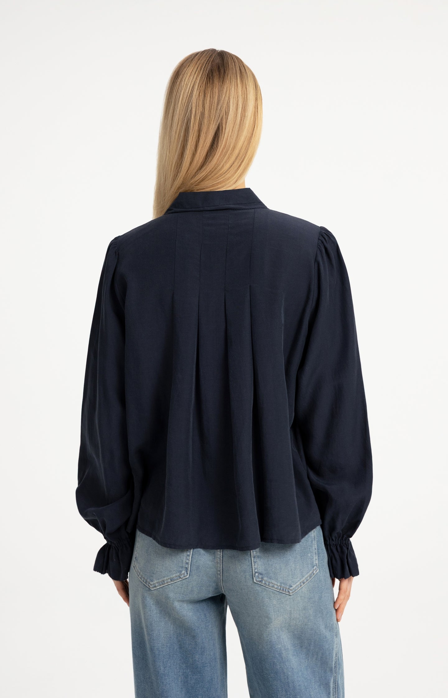 Sheer blouse with pleated details - Type: lookbook