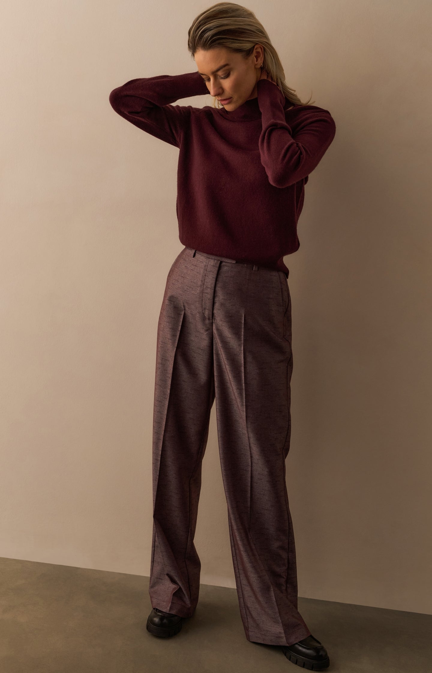 Shiny woven trousers with wide legs and front pleat
