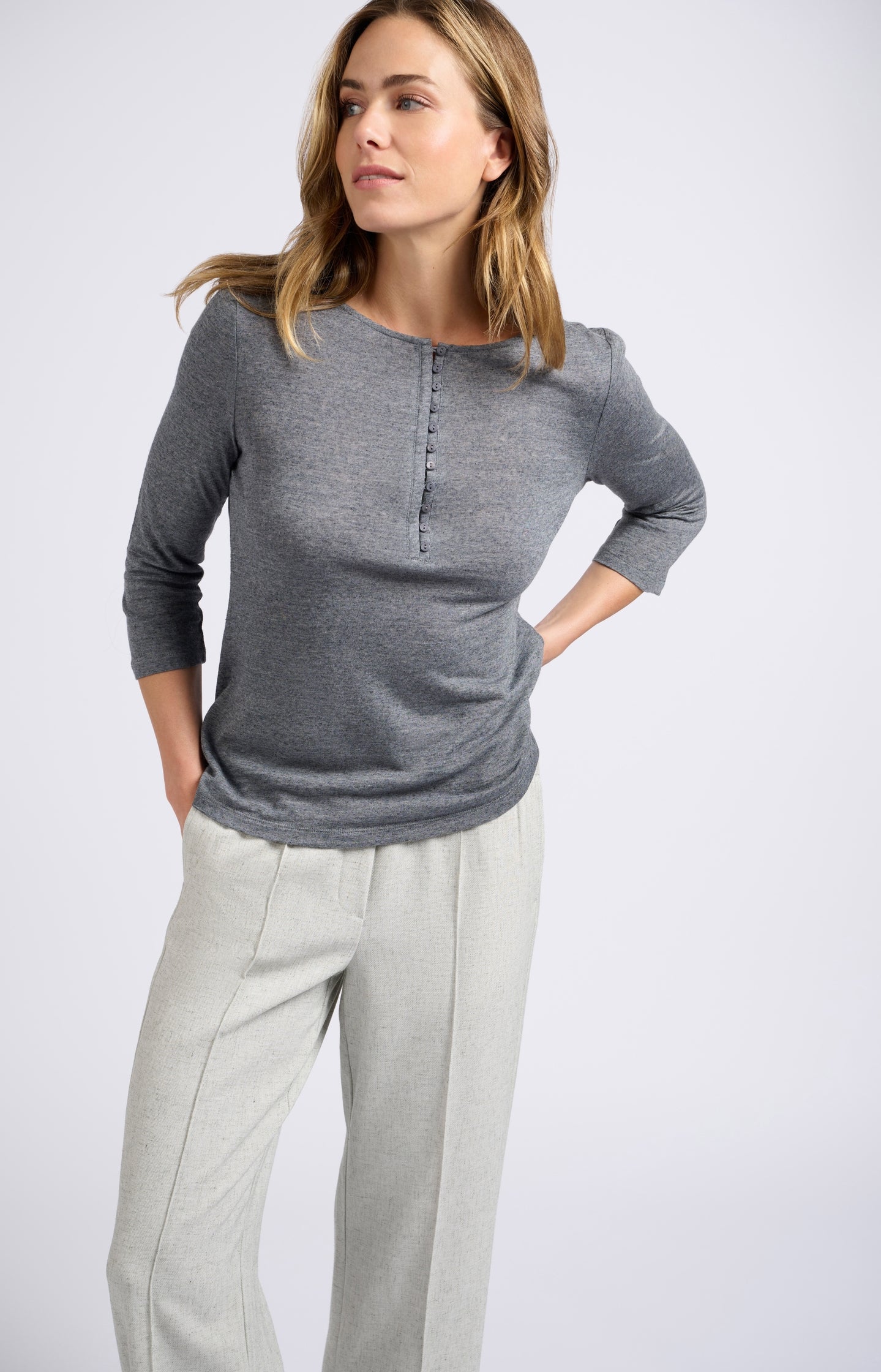 Shirt with 3/4 sleeves and round neck - Type: lookbook