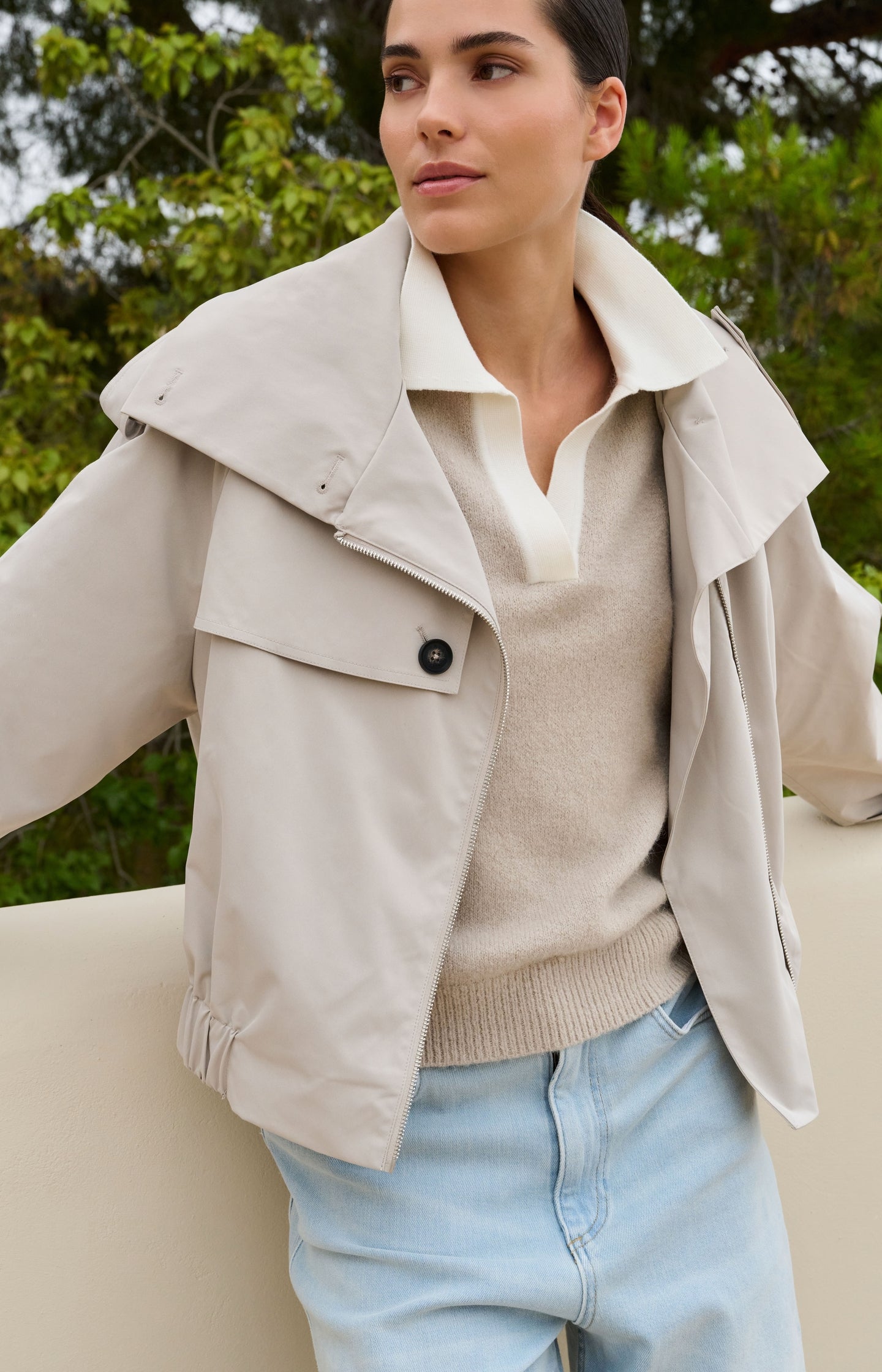 Short bomber jacket with trench details