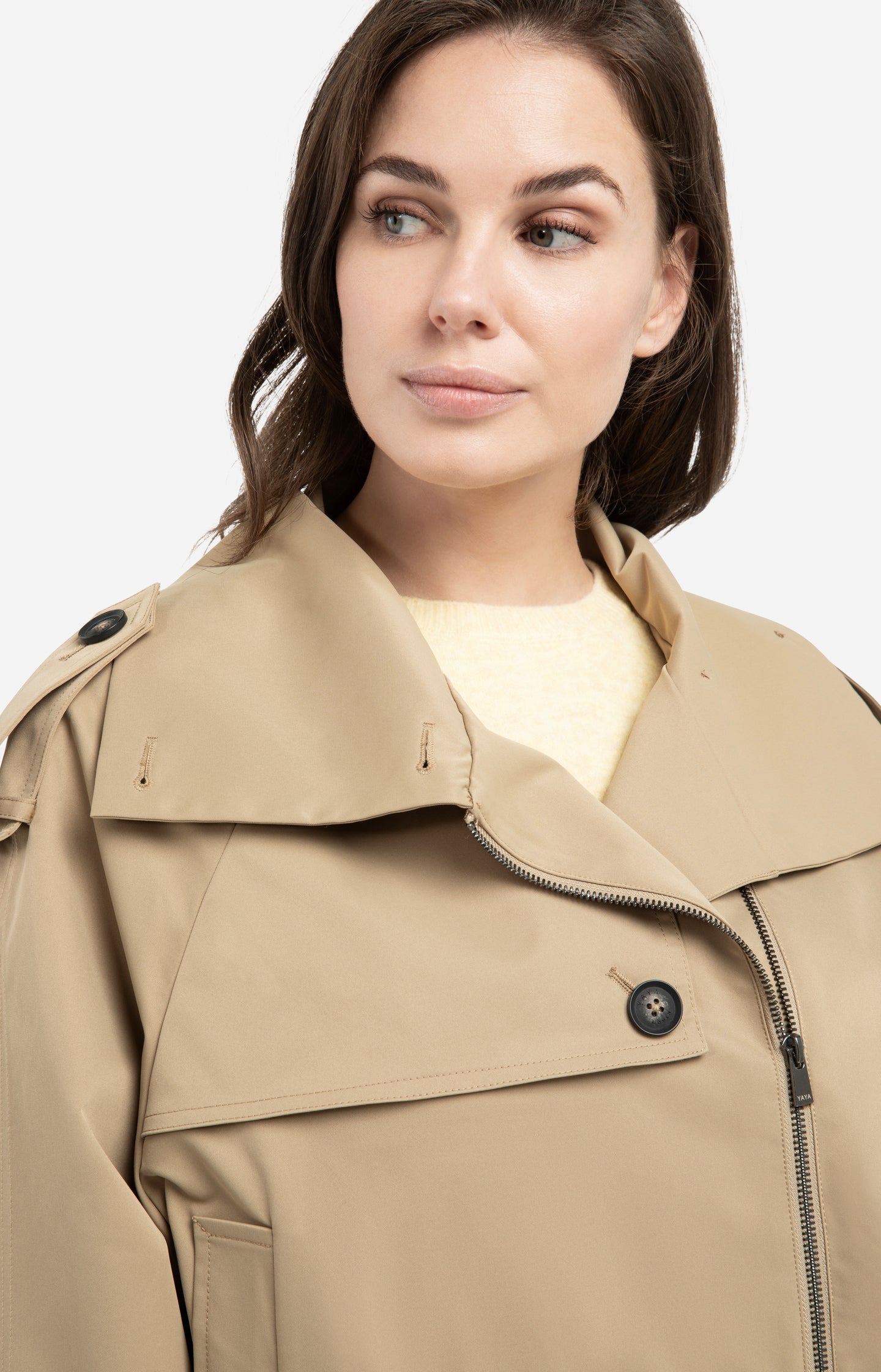 Short bomber jacket with trench details