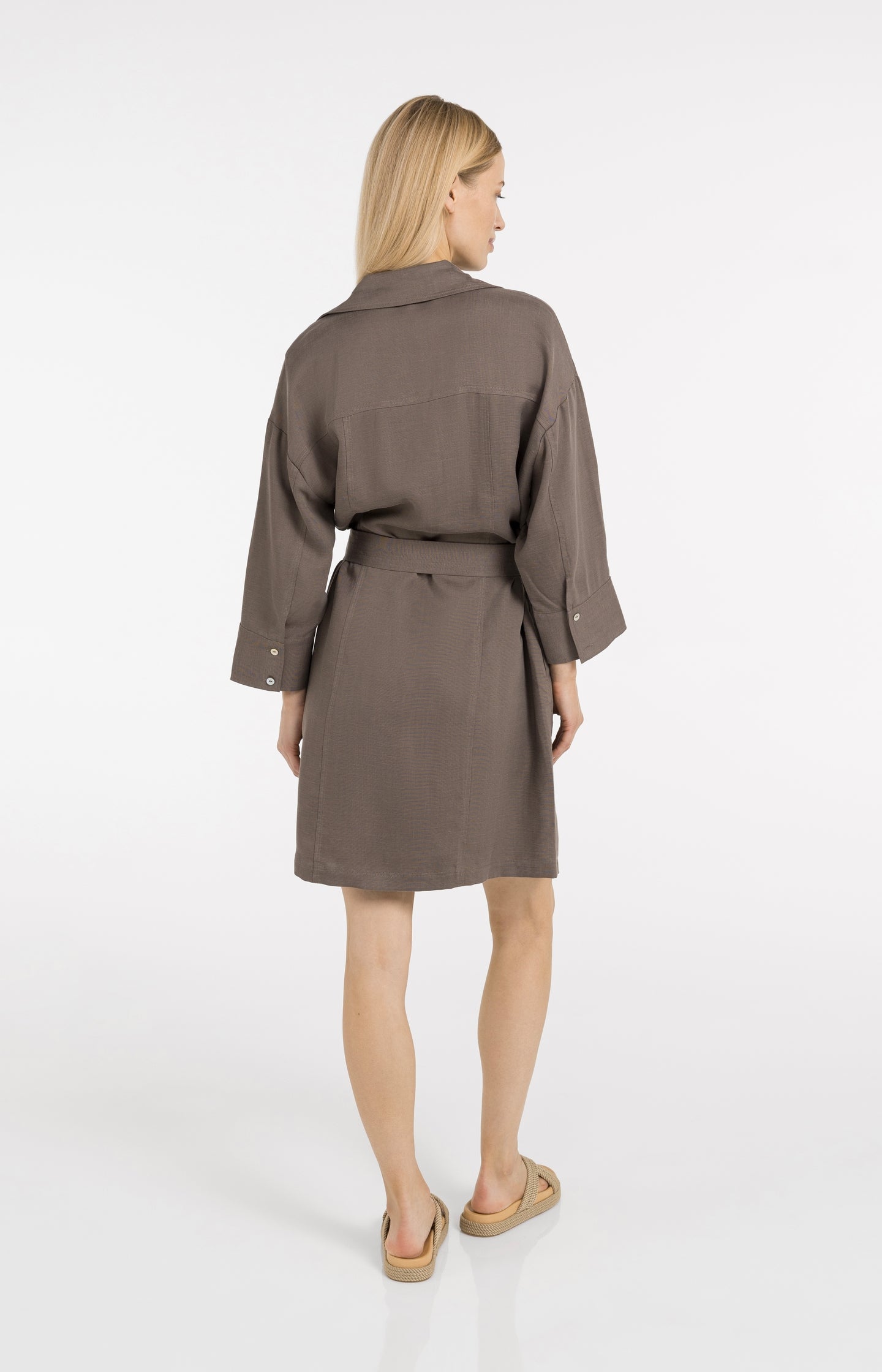 Short linen dress with belt and chest pockets