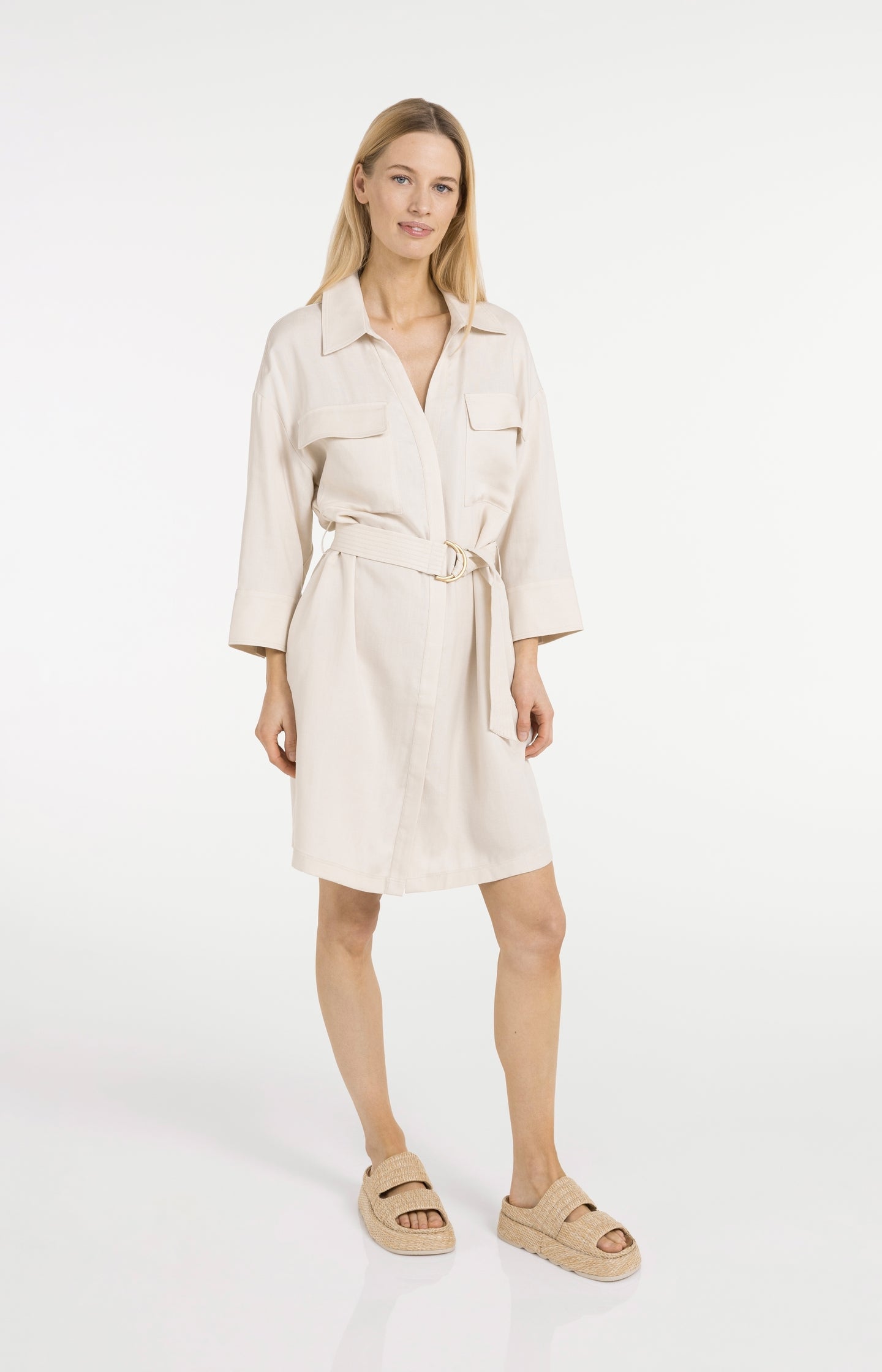 Short linen dress with belt and chest pockets