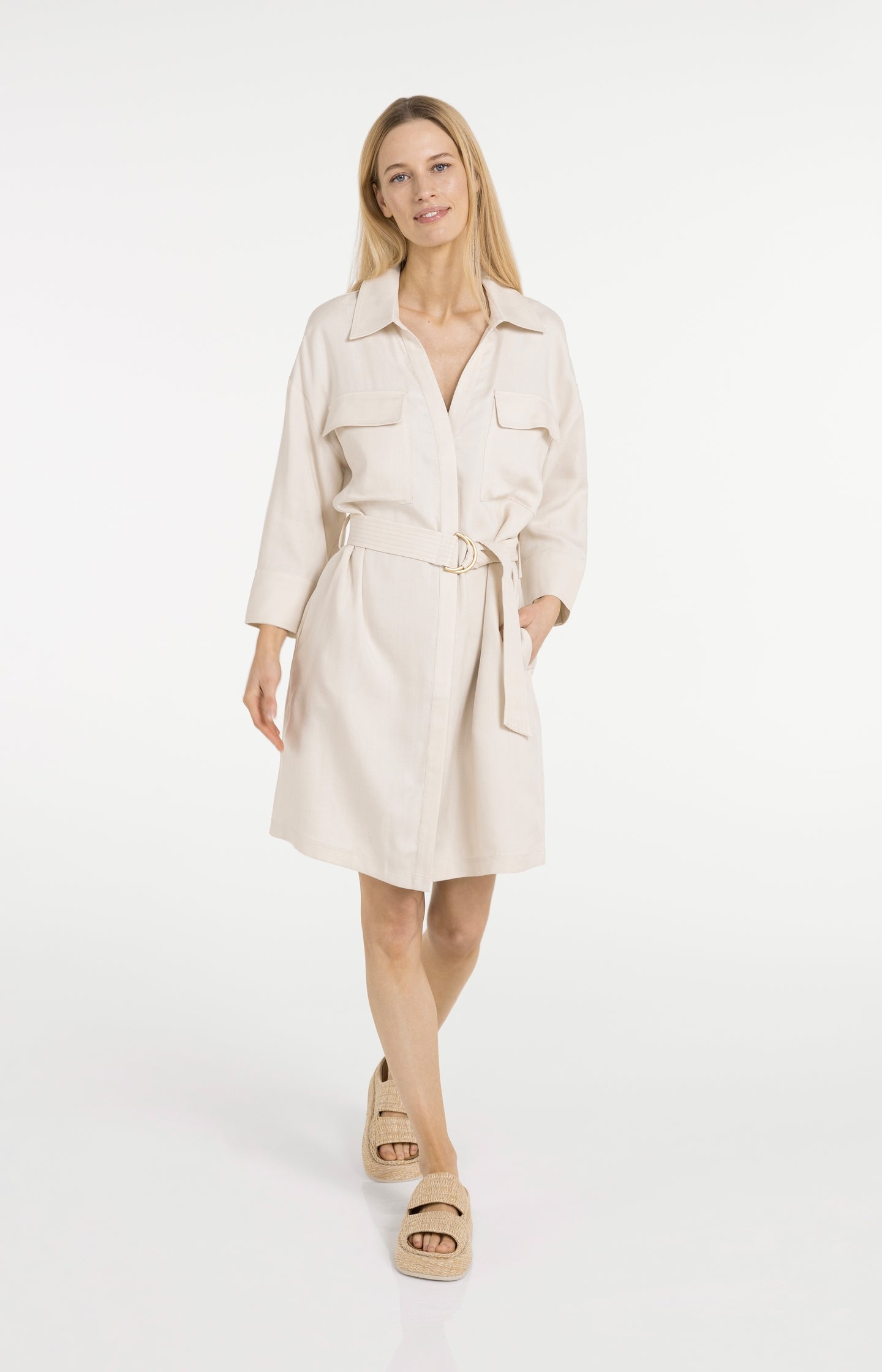 Short linen dress with belt and chest pockets