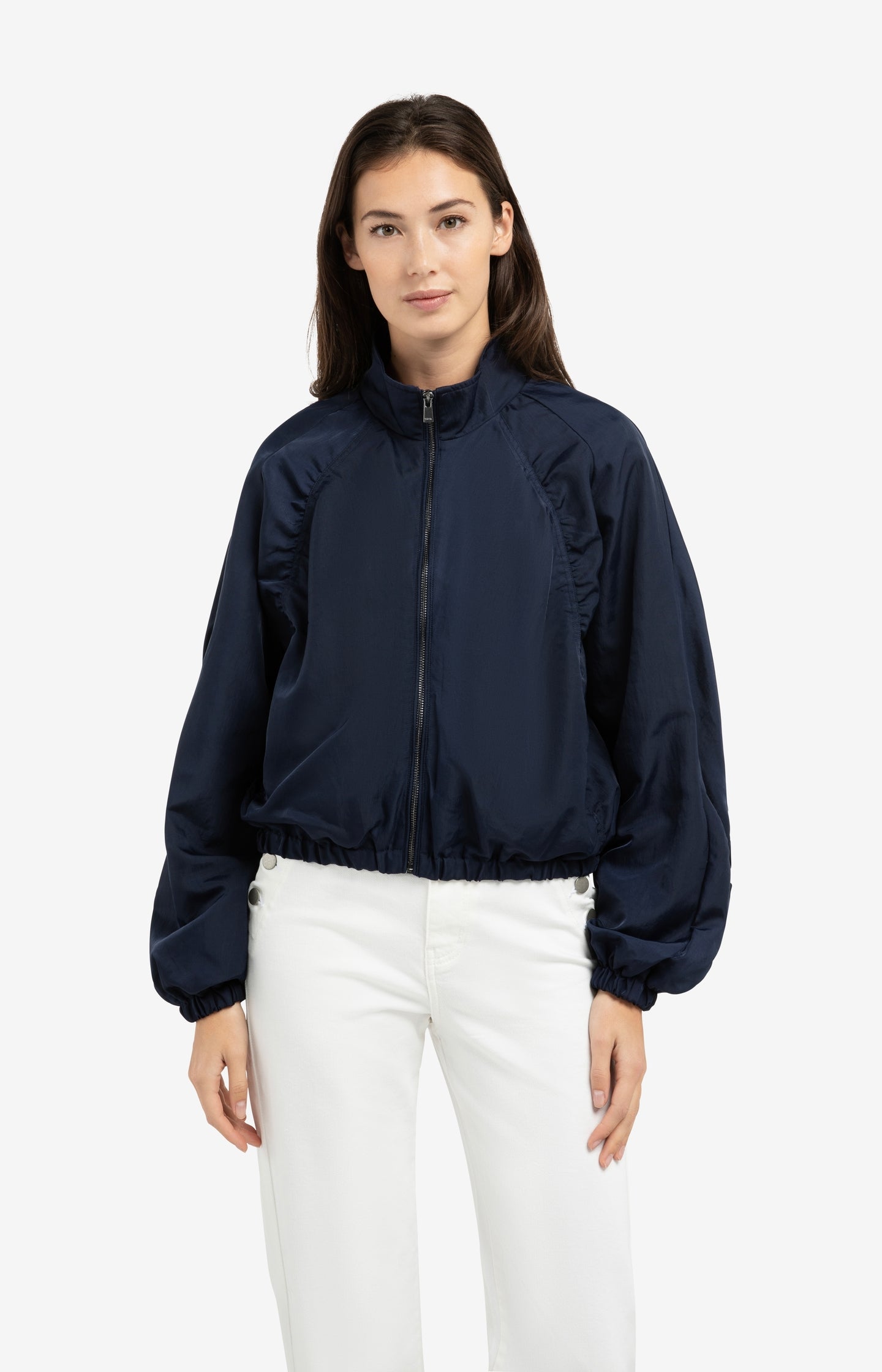 Short oversized jacket with pleated details