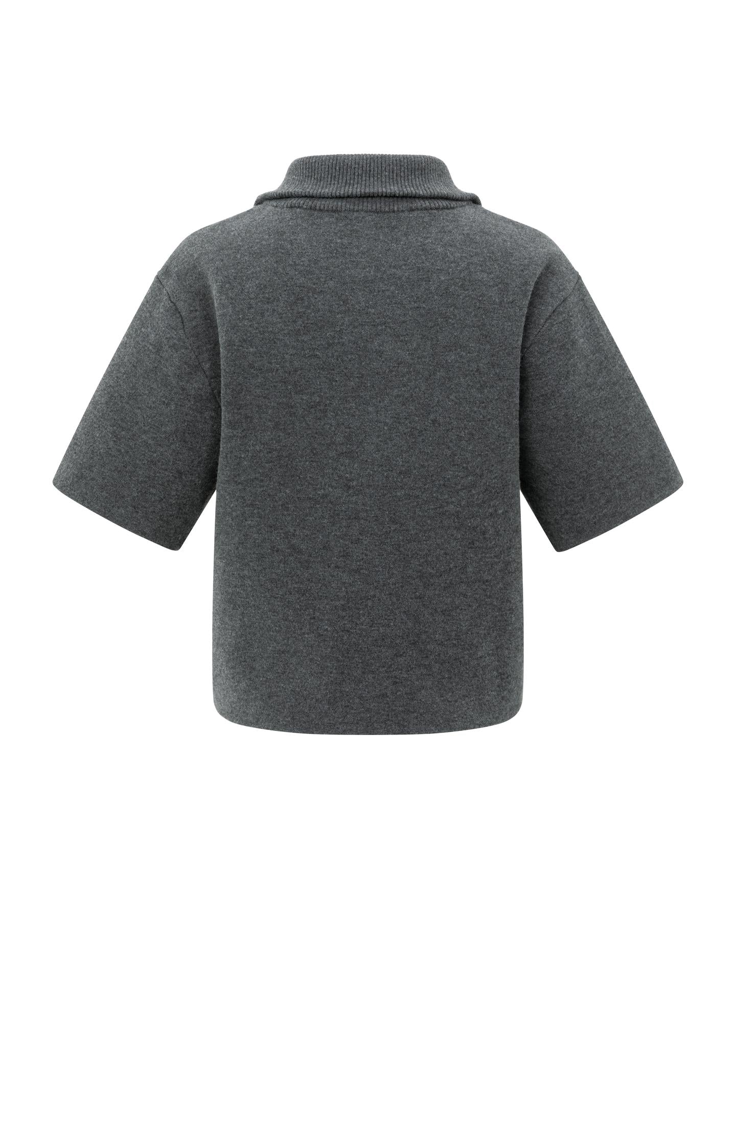 Short sleeve sweater with collar and half zip
