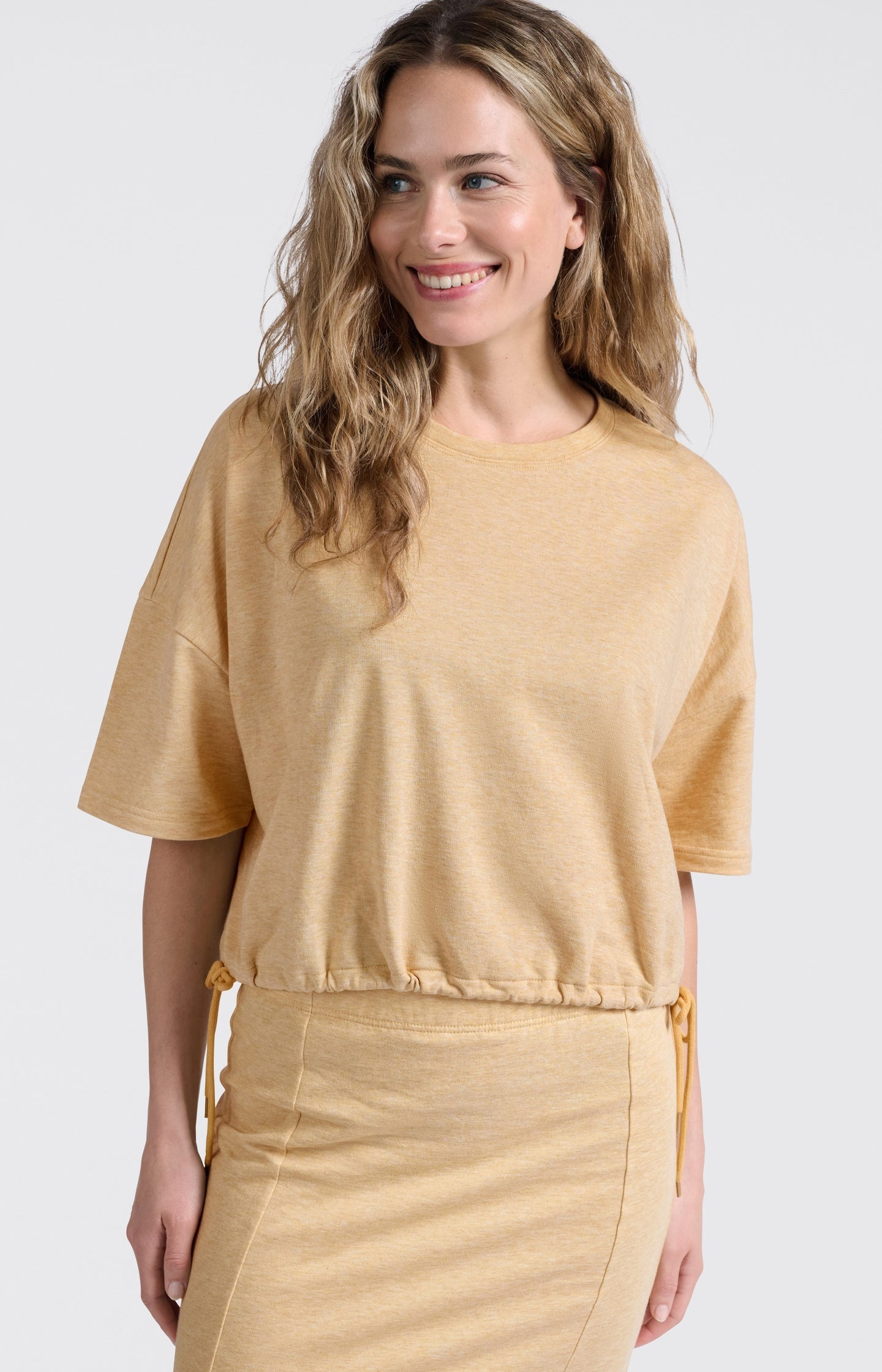 Short sleeve sweatshirt with drawstrings