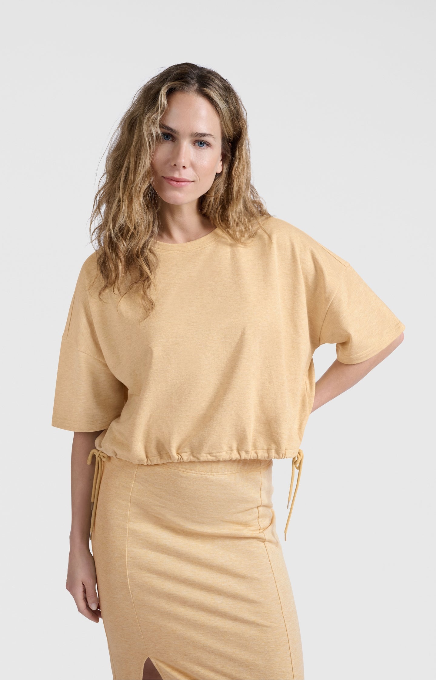 Short sleeve sweatshirt with drawstrings
