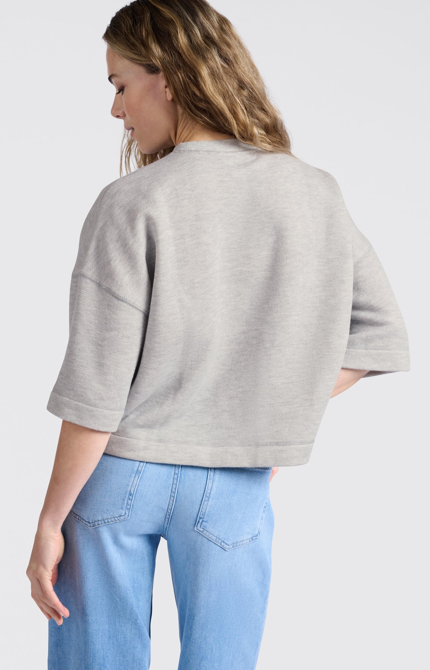Short-sleeve sweatshirt with relaxed fit - Type: lookbook