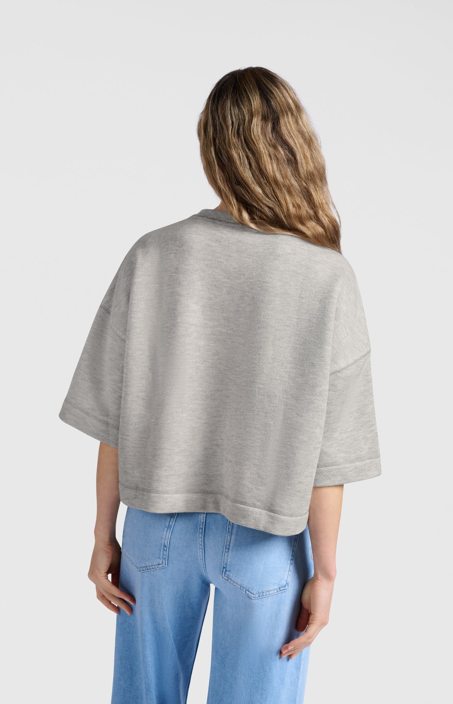 Short-sleeve sweatshirt with relaxed fit