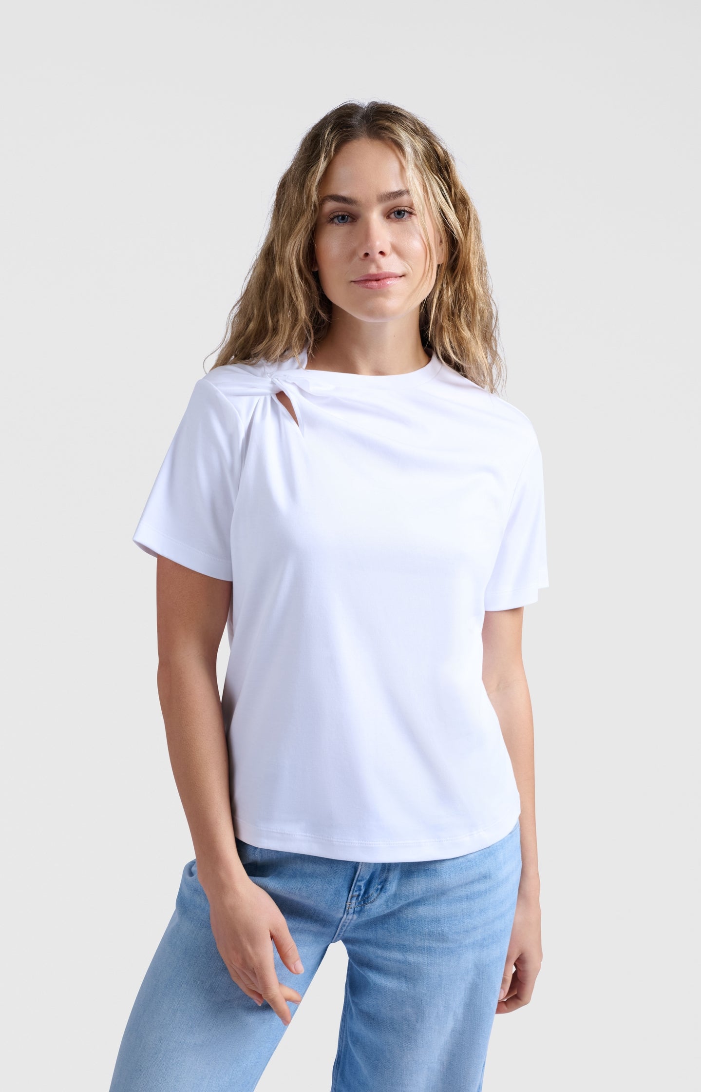 Short sleeve top with knotted neckline