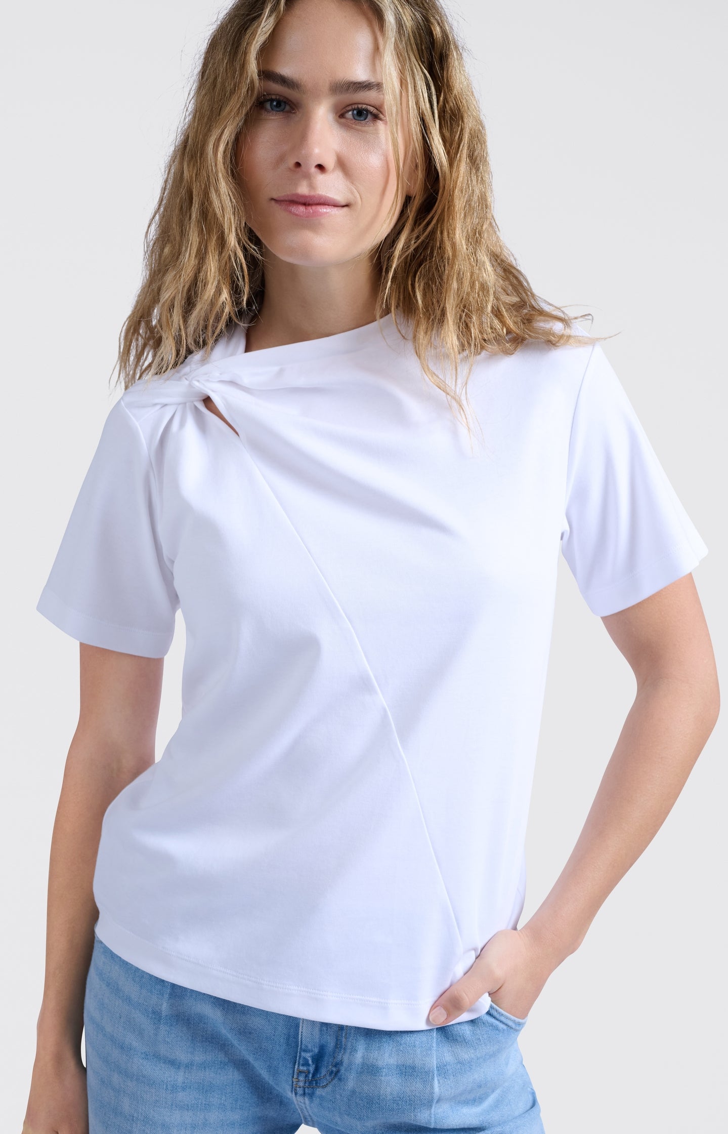 Short sleeve top with knotted neckline
