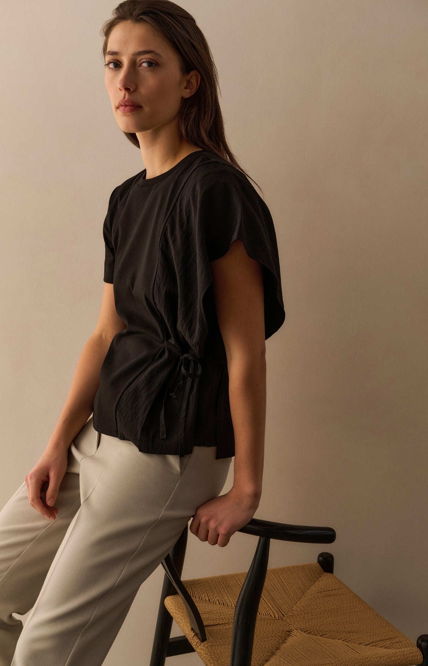 Short sleeve top with tie detail and fabric mix - Type: lookbook