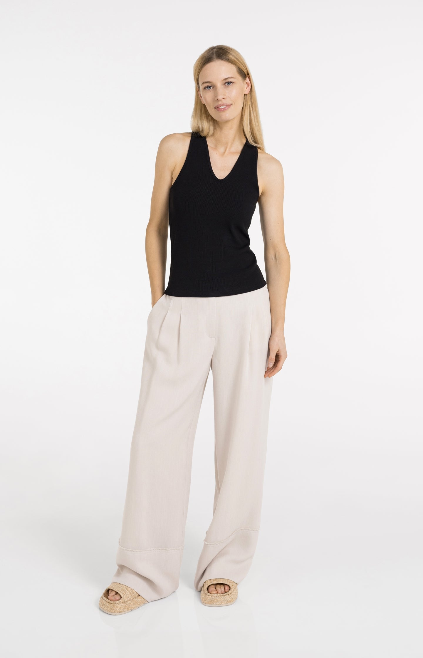 Singlet with crossed back detail