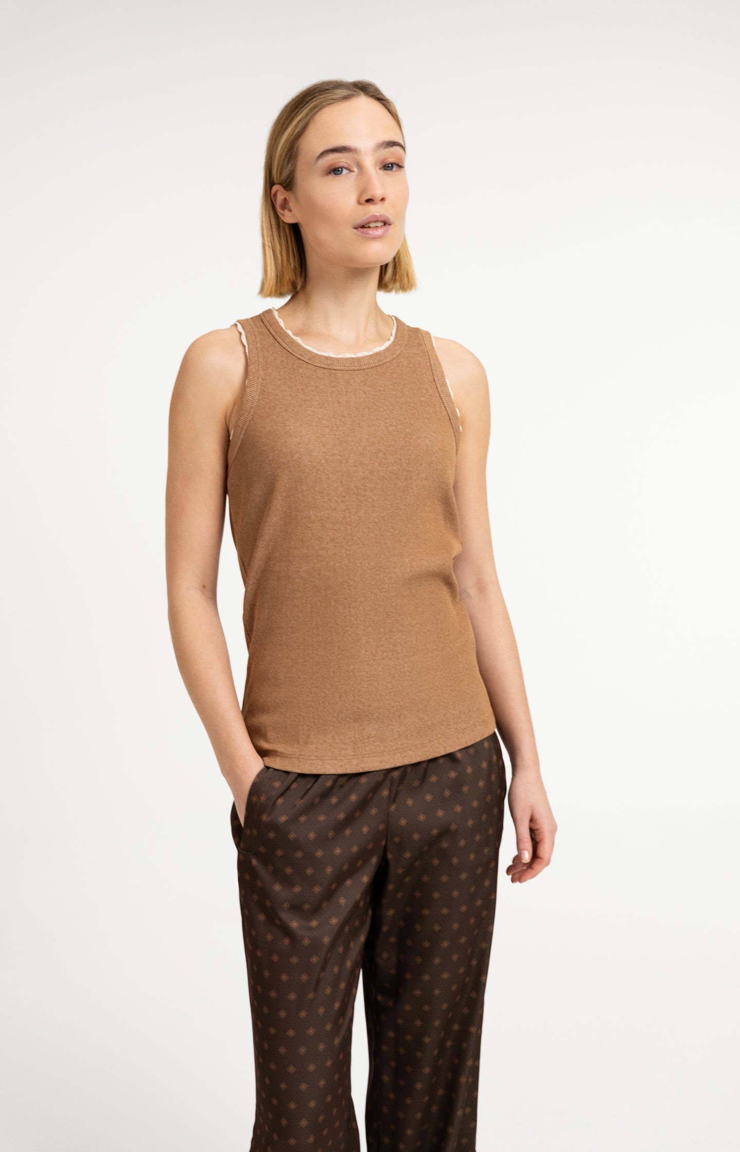 Singlet with lace details