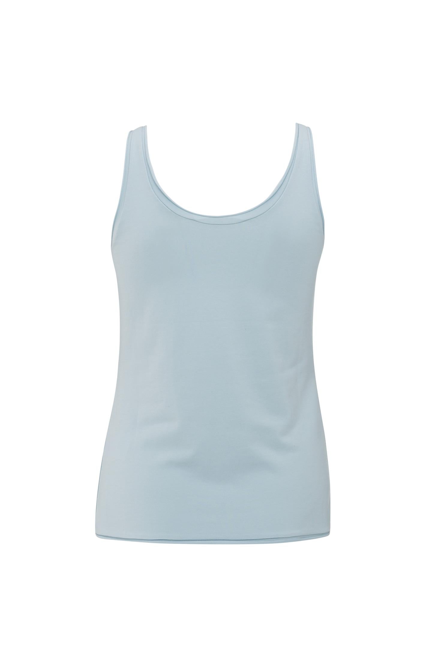 Singlet with low neckline