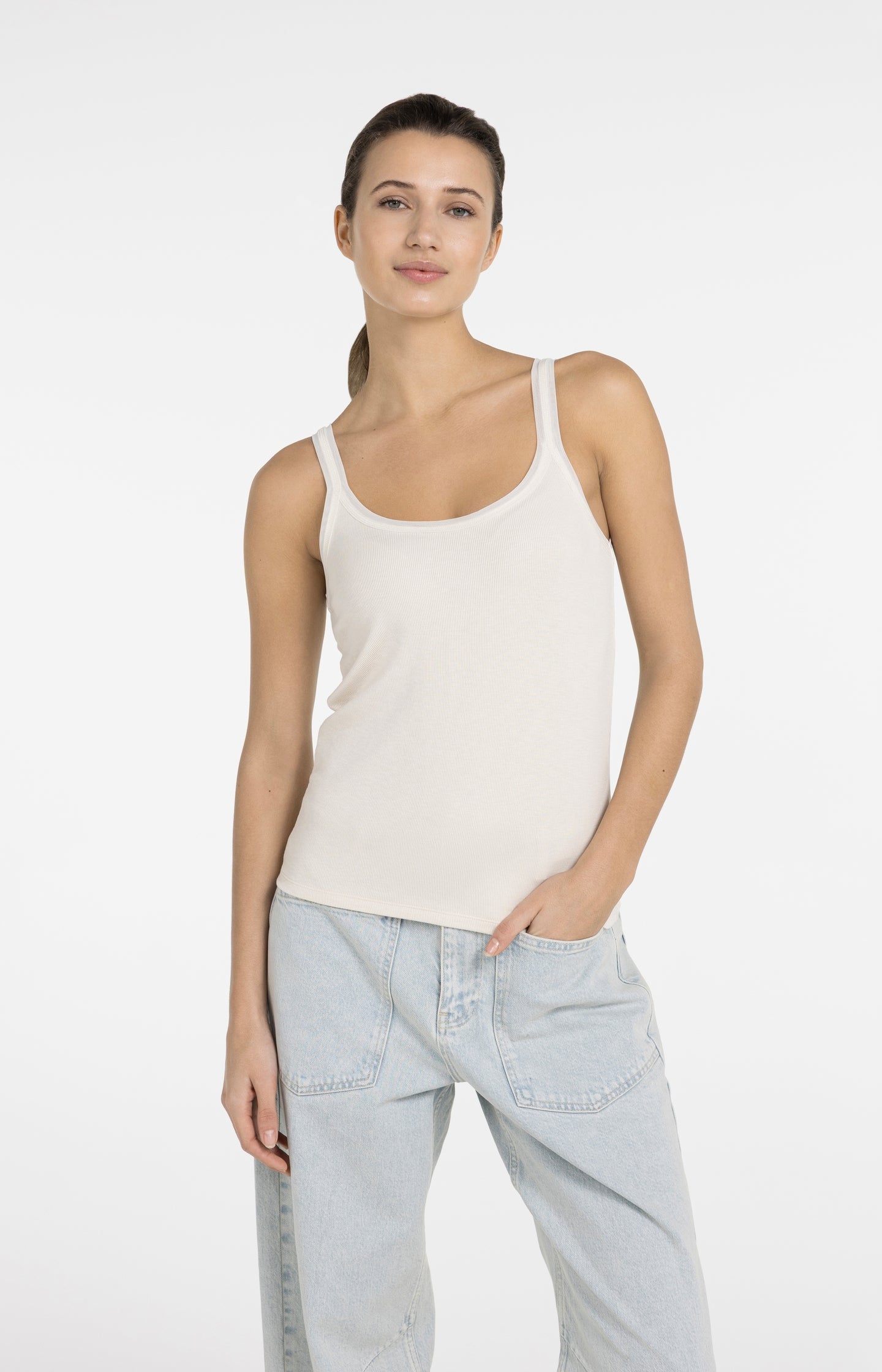 Singlet with mesh detail - Type: lookbook