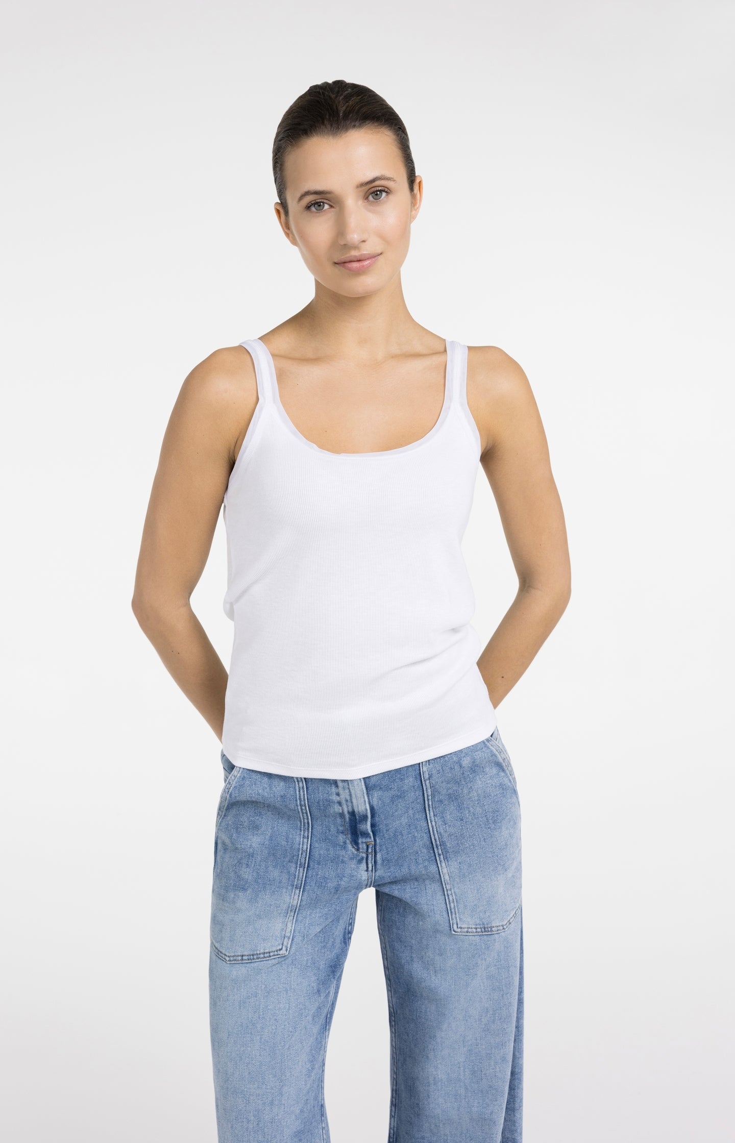 Singlet with mesh detail - Type: lookbook