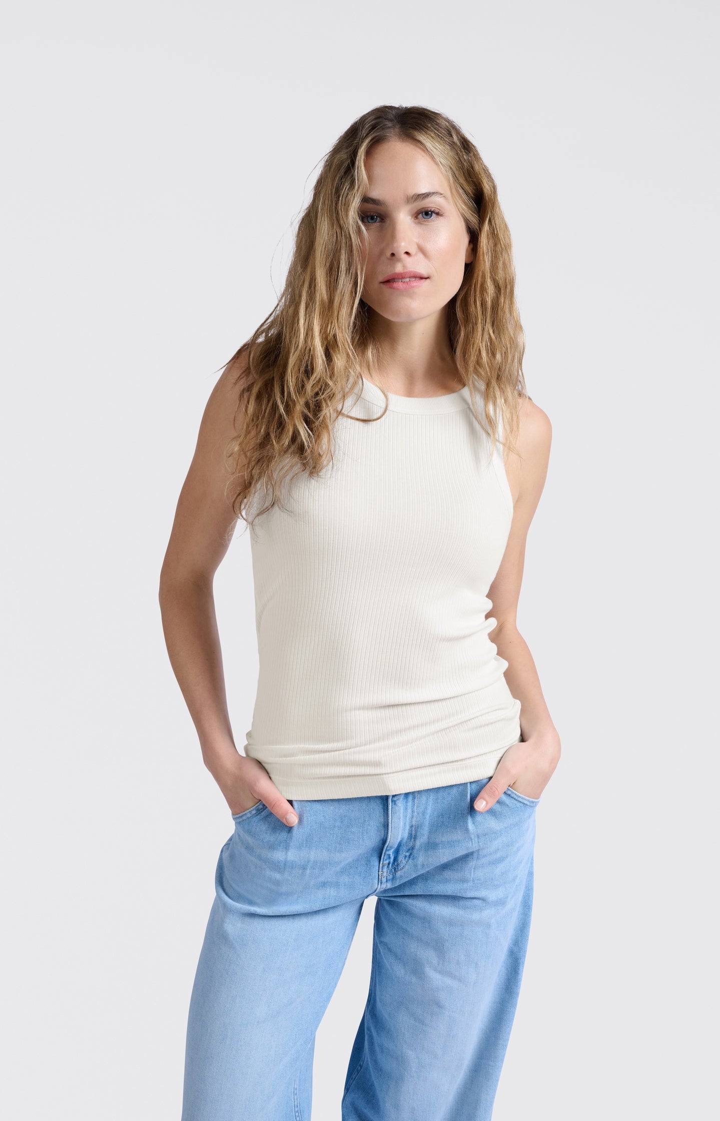 Singlet with ribbed trims