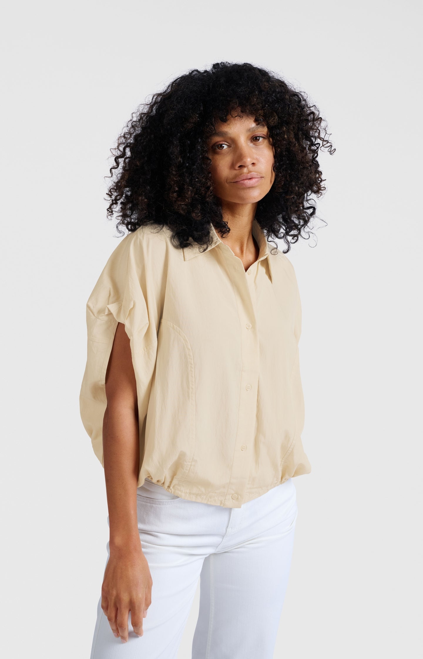 Sleeveless blouse with elastic waist - Type: lookbook