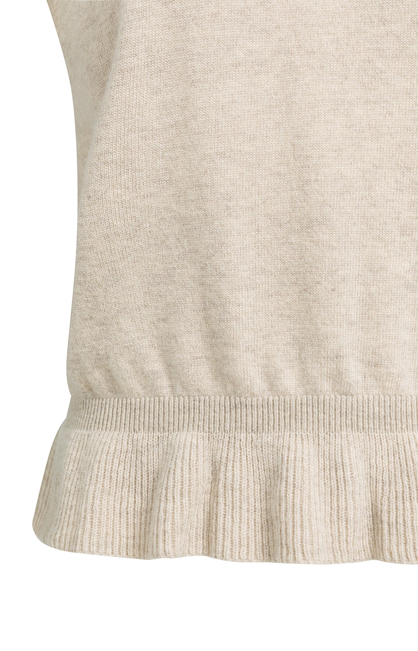 Sleeveless fine knit top with flounce hem