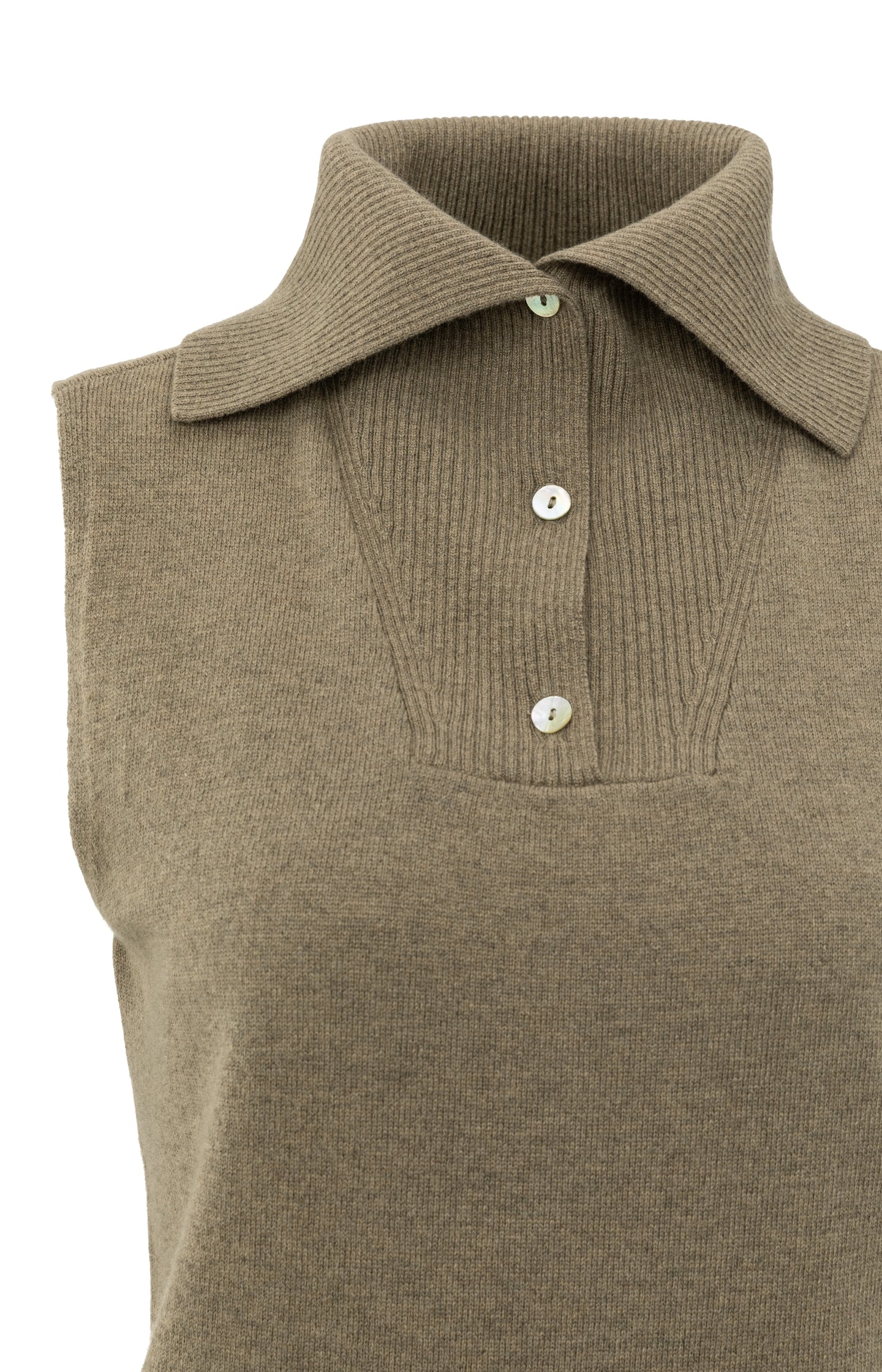 Sleeveless knitted top with collar and button placket