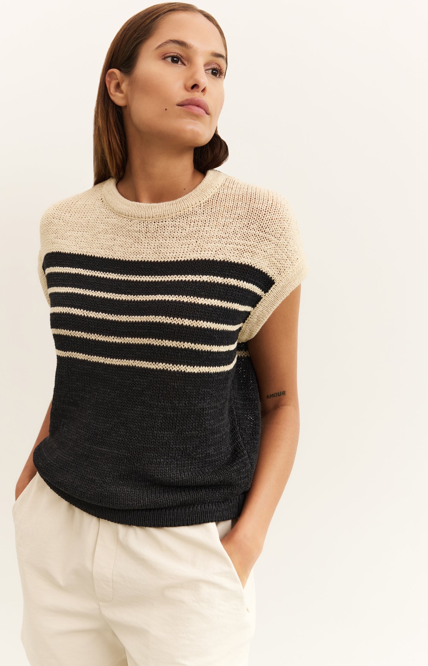 Sleeveless knitted top with stripes - Type: lookbook