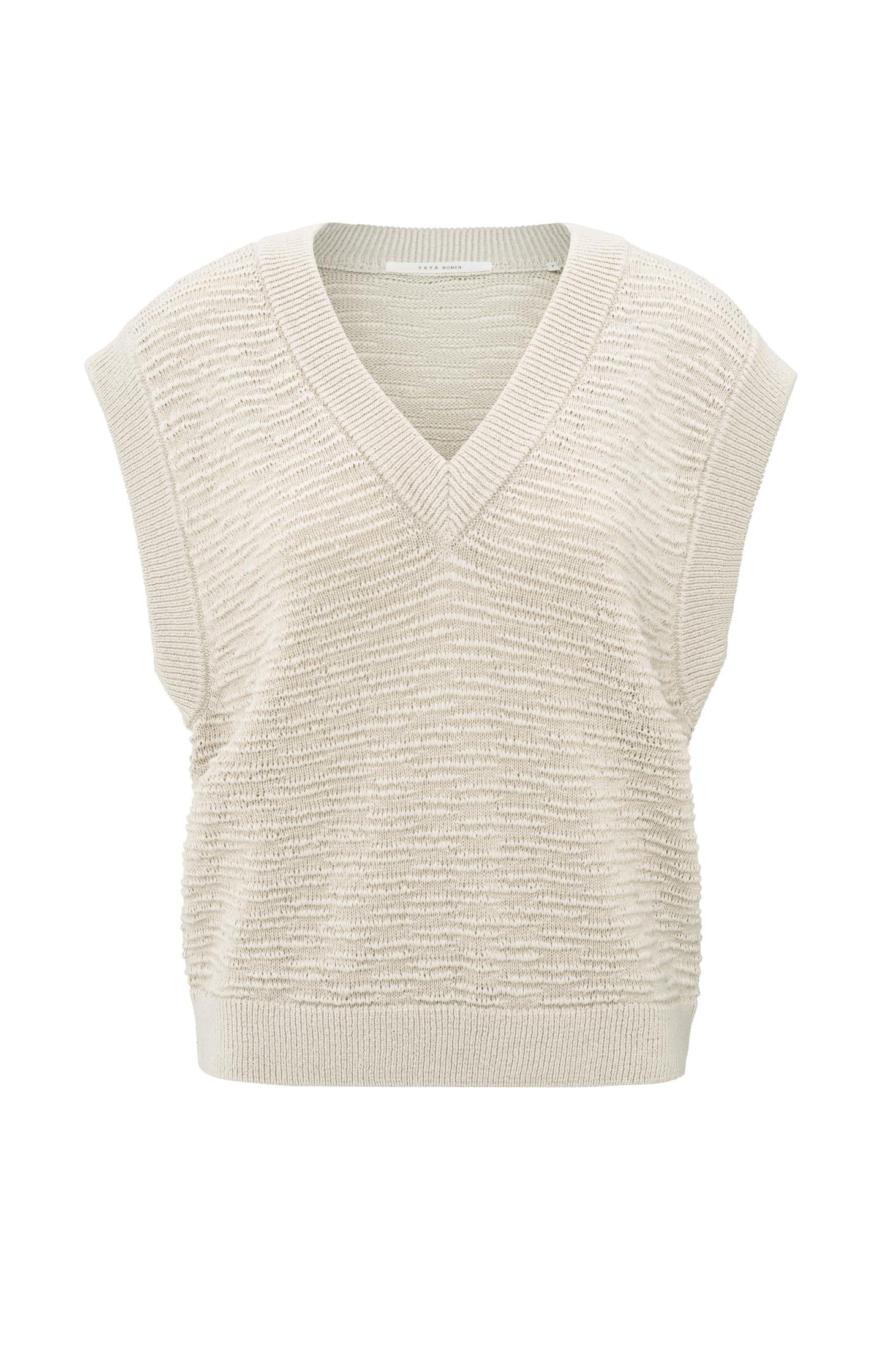 Sleeveless knitted top with texture and V-neck - Type: product