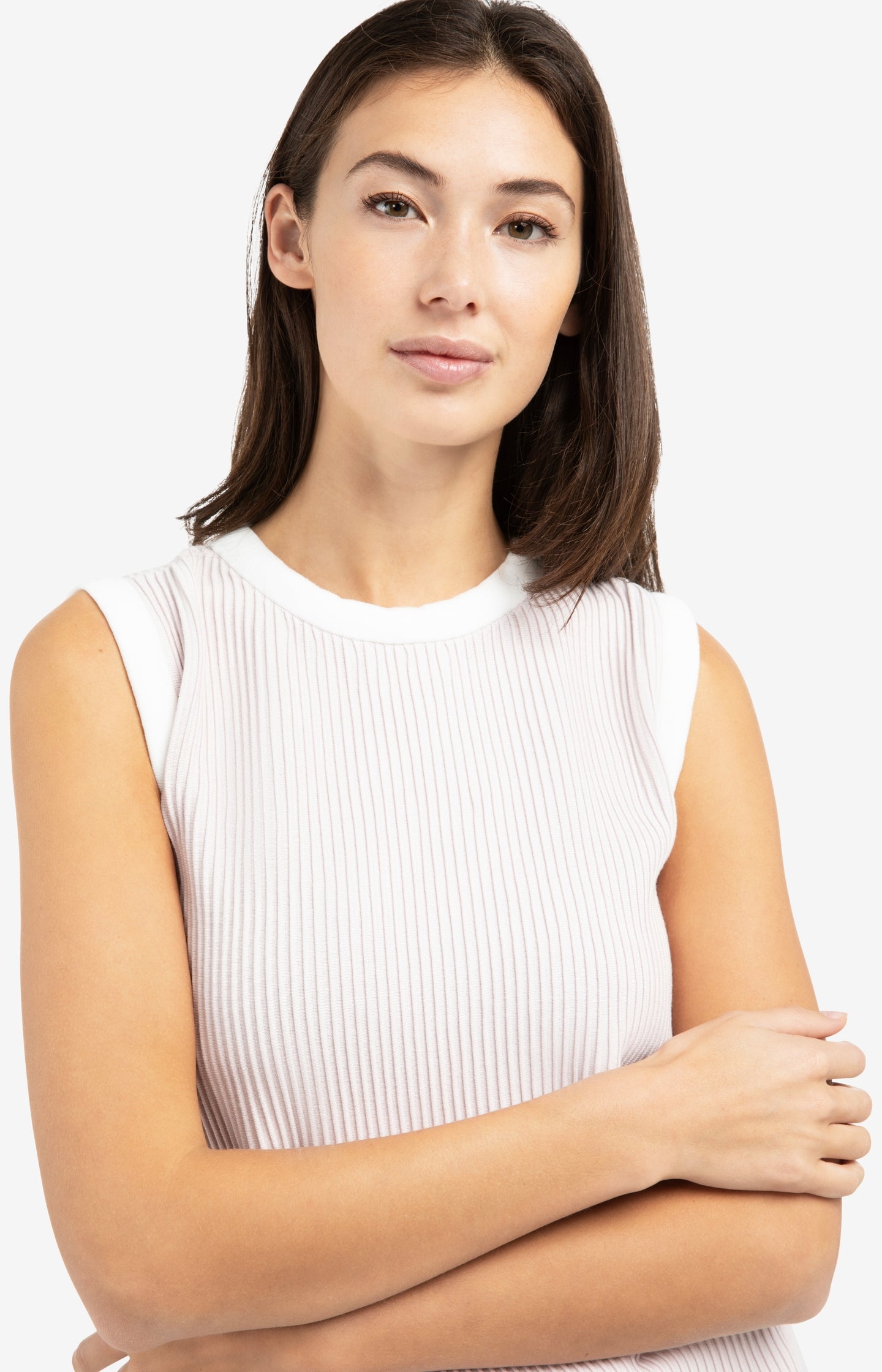 Sleeveless ribbed sweater with crew neckline