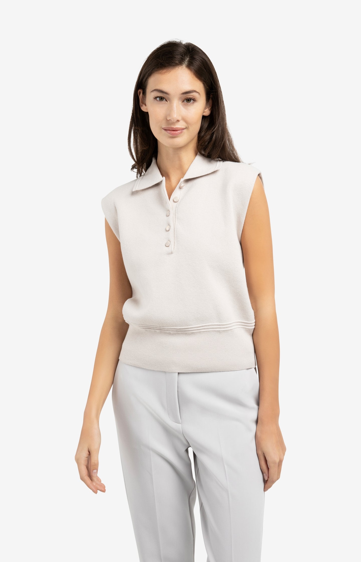 Sleeveless sweater with collar and buttons