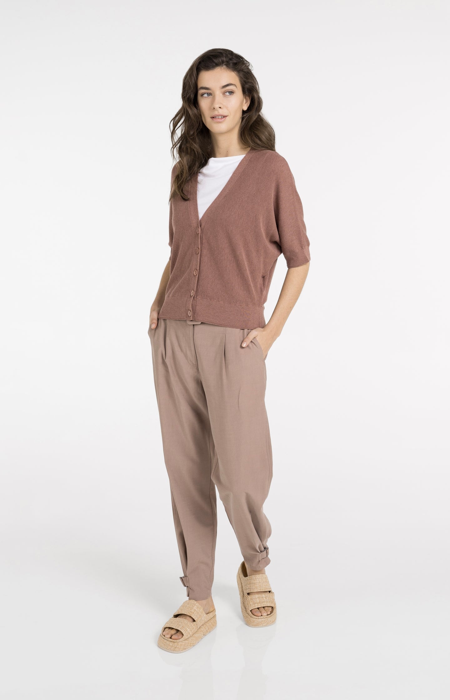Sleeveless top with boat00032neckline