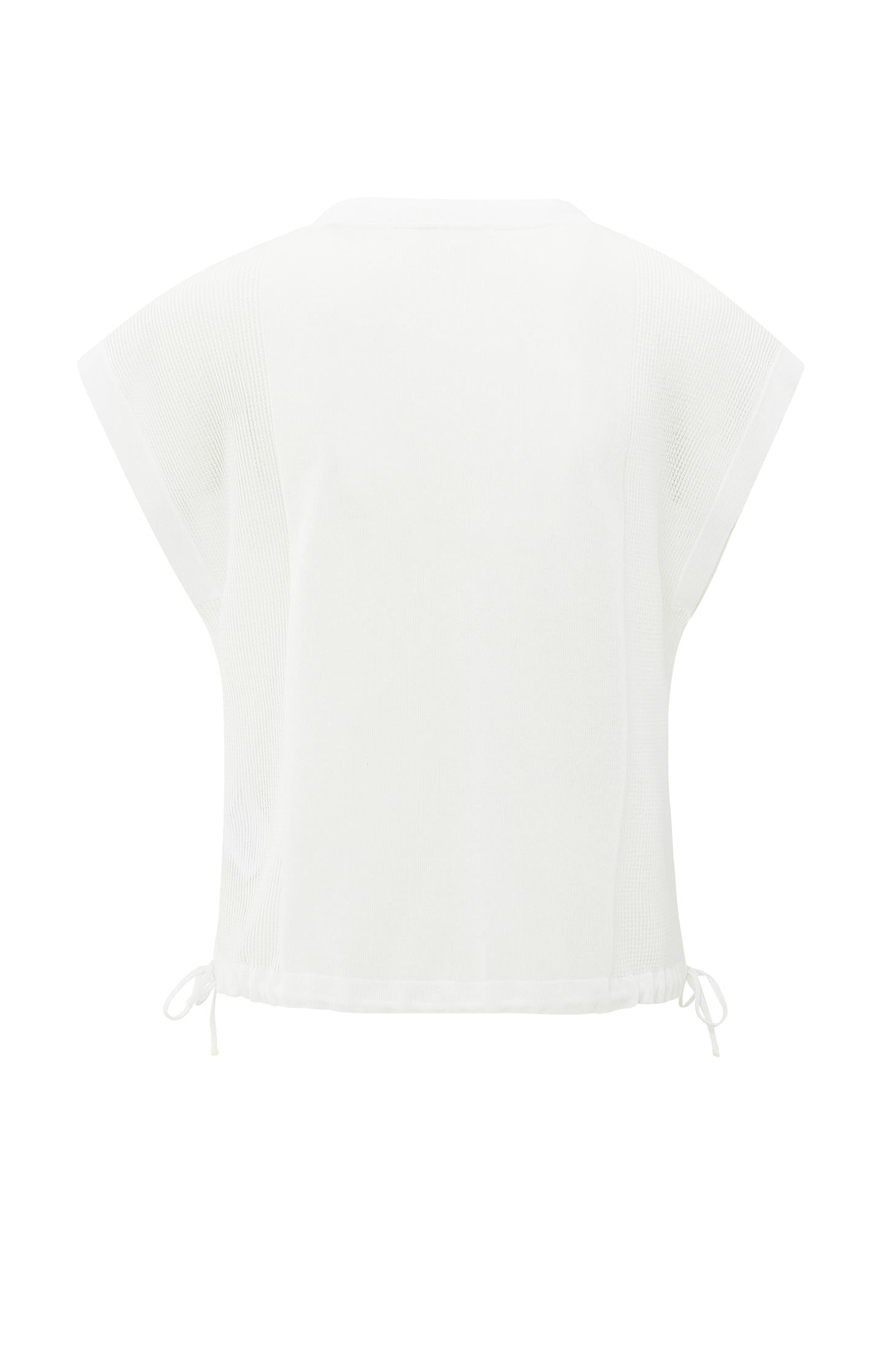 Wool White sleeveless top met subtiele lijnpatroon en drawstring zoom - YAYA