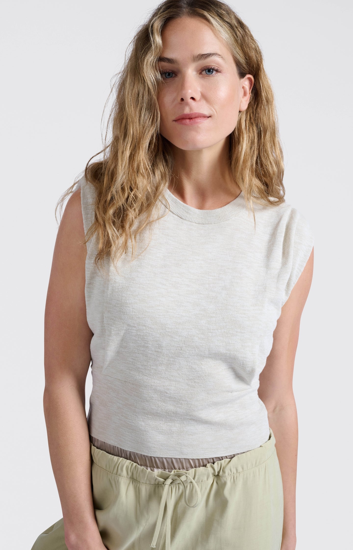 Sleeveless top with shoulder details - Type: lookbook