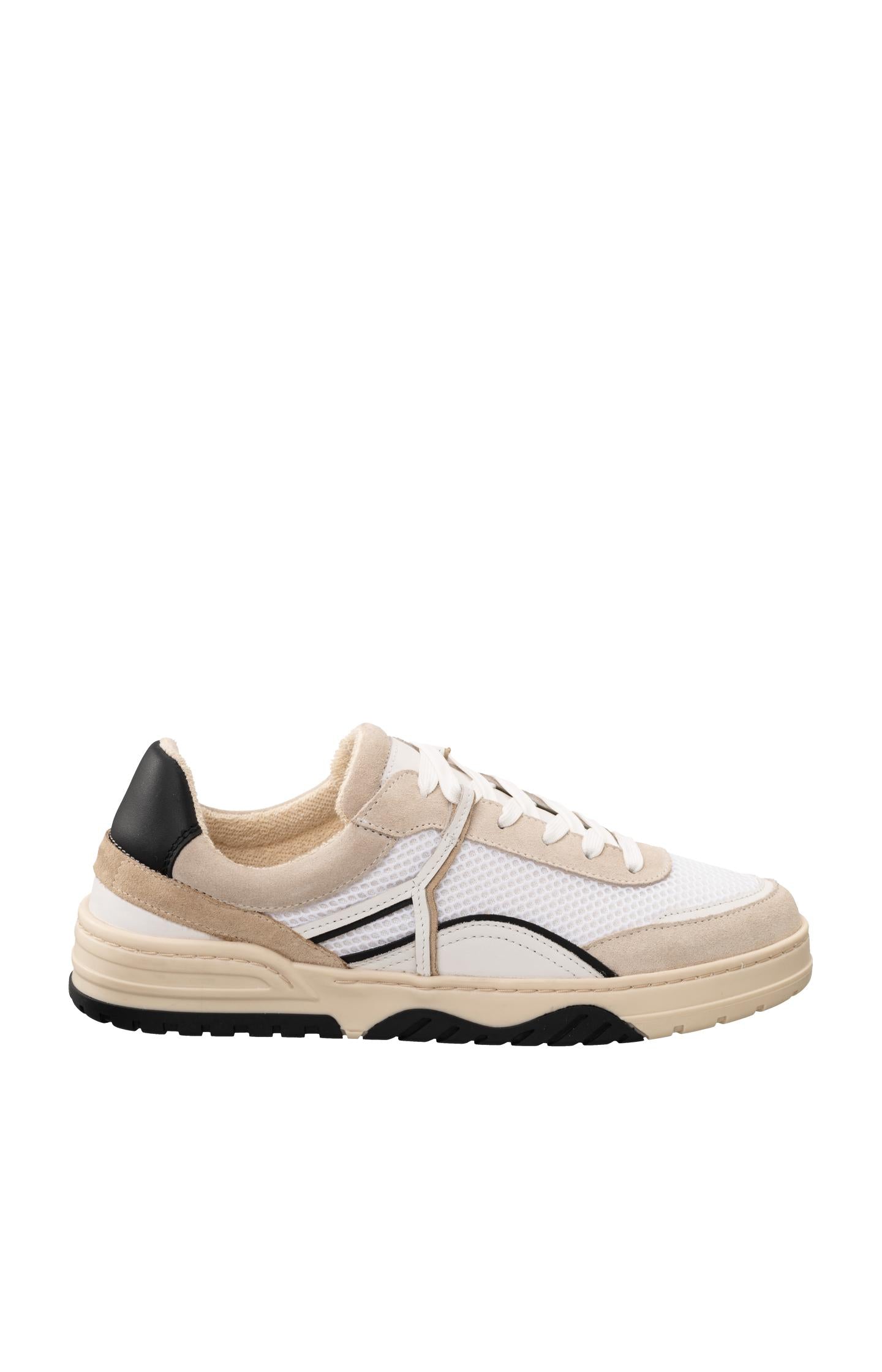 Sneakers with contrasting colors