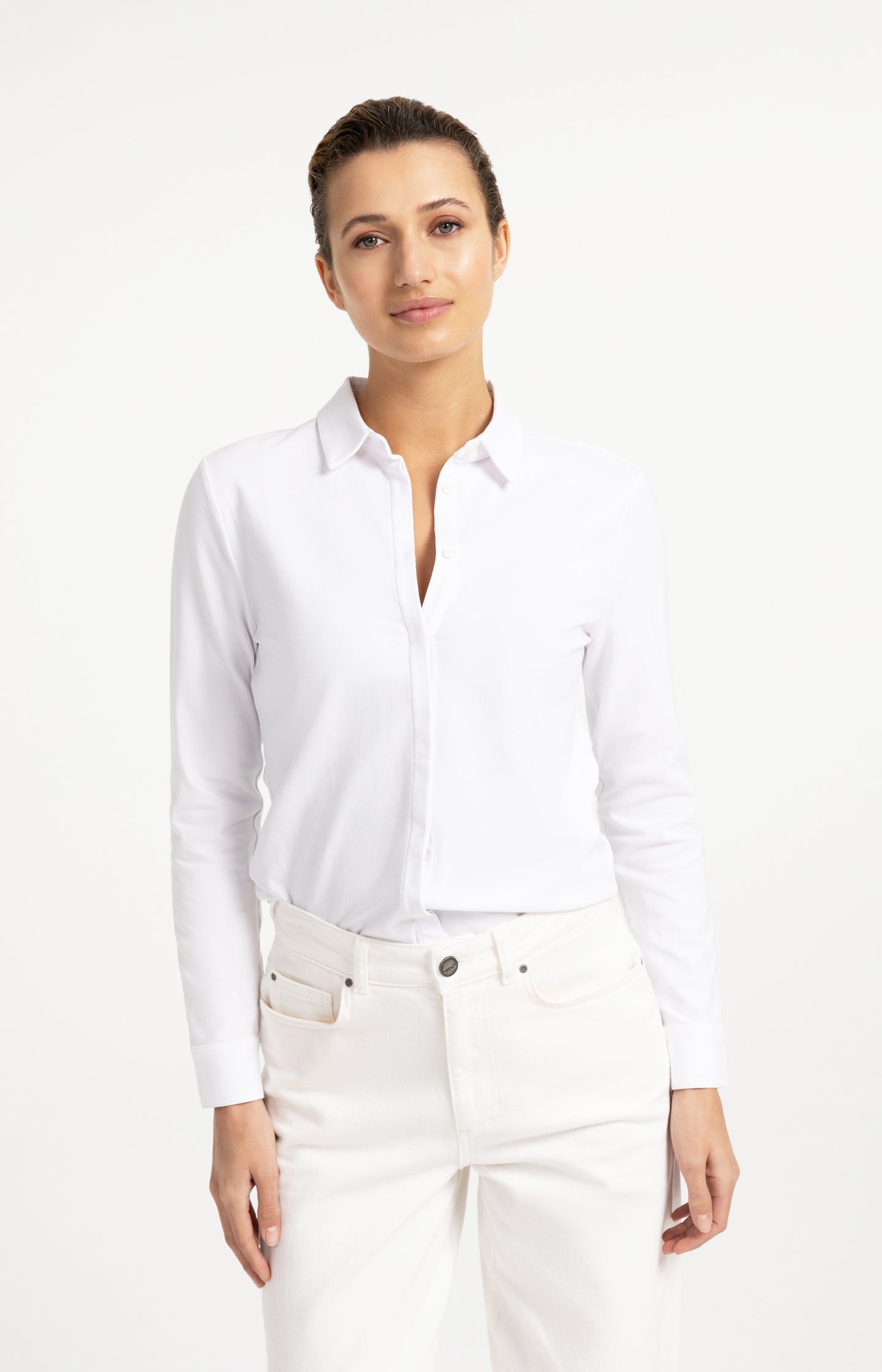Basic fitted blouse with blind button closure - Type: lookbook