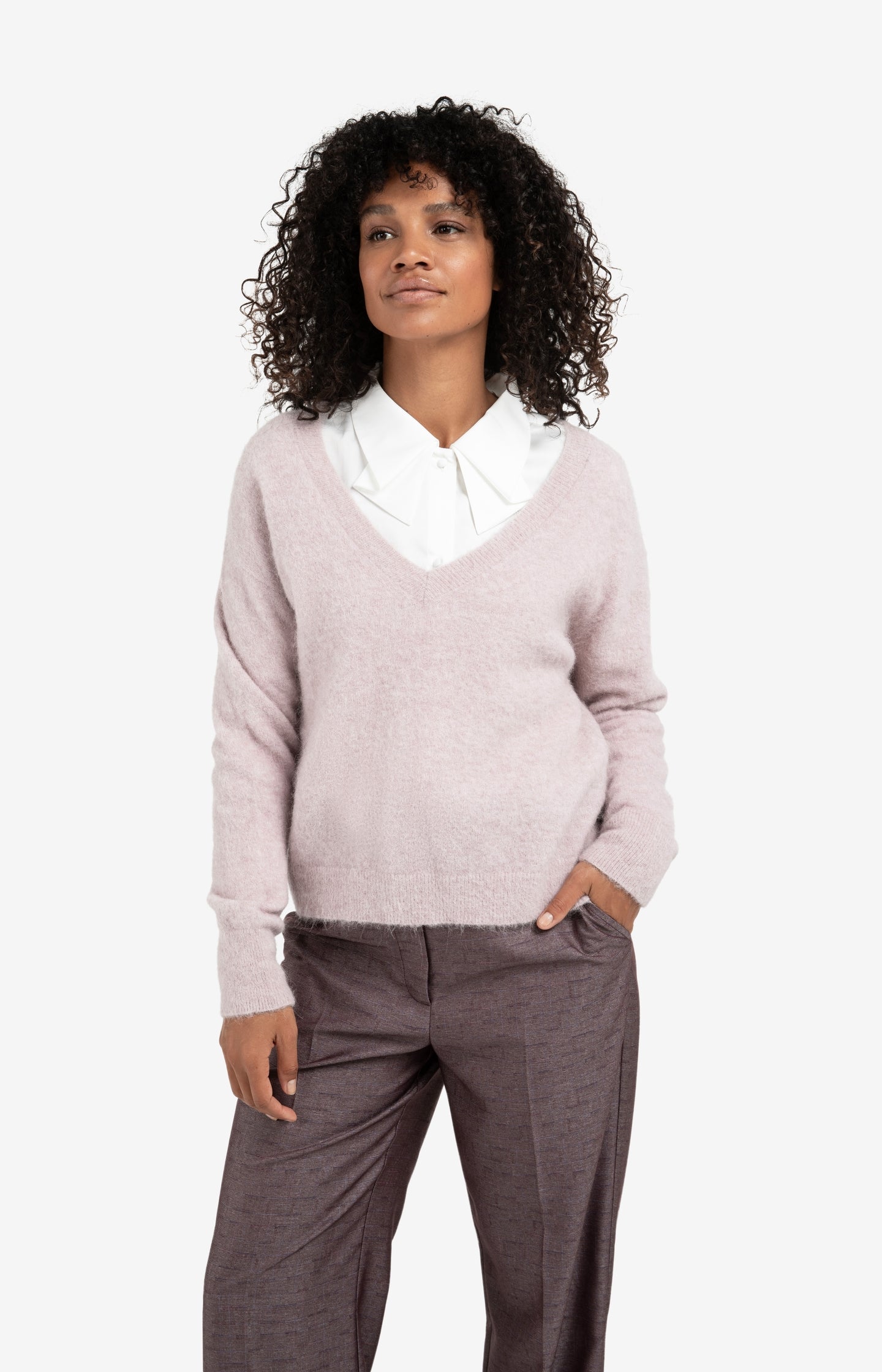Soft V-neck sweater with long sleeves
