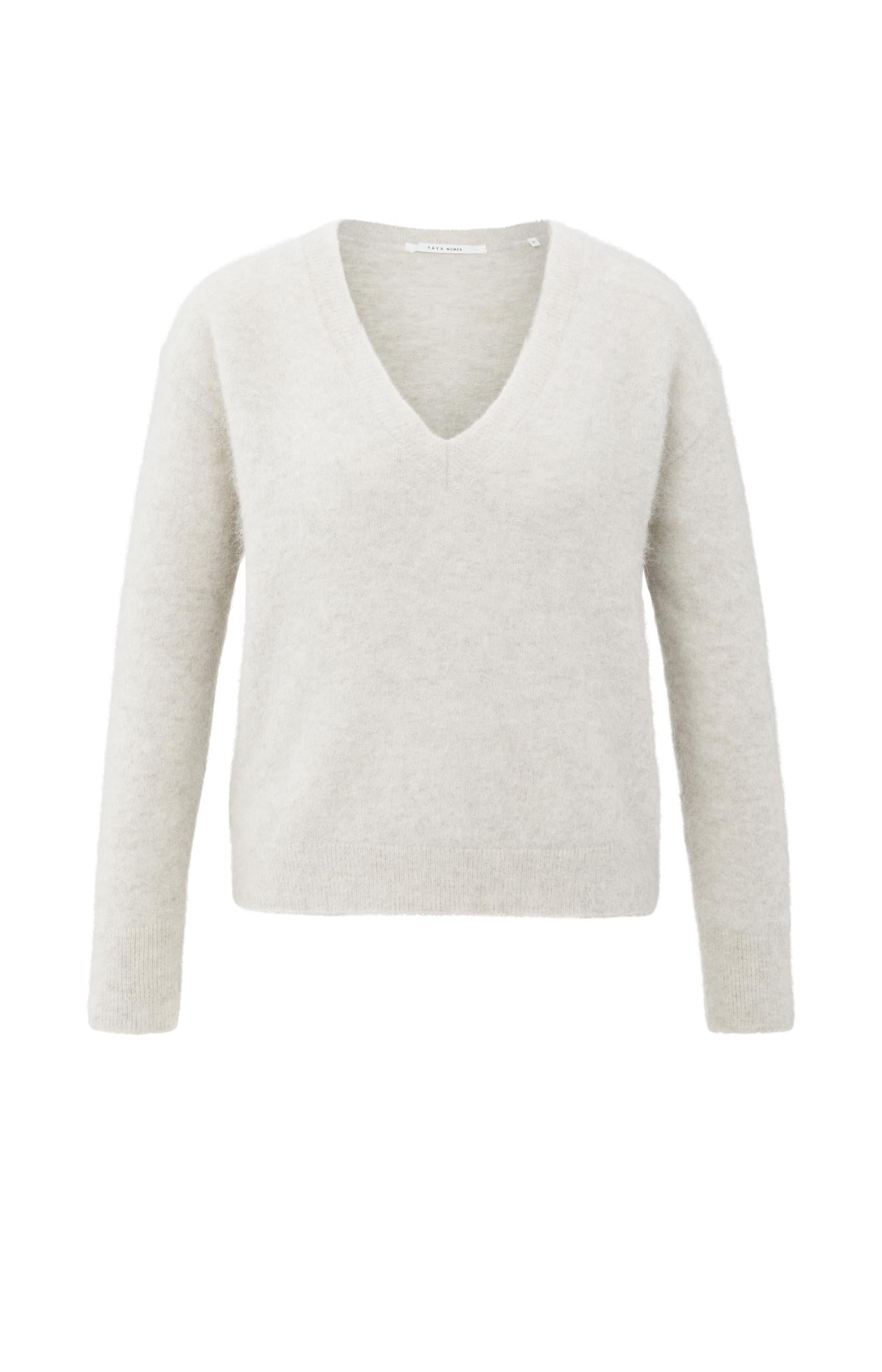 Soft V-neck sweater with long sleeves - Type: product