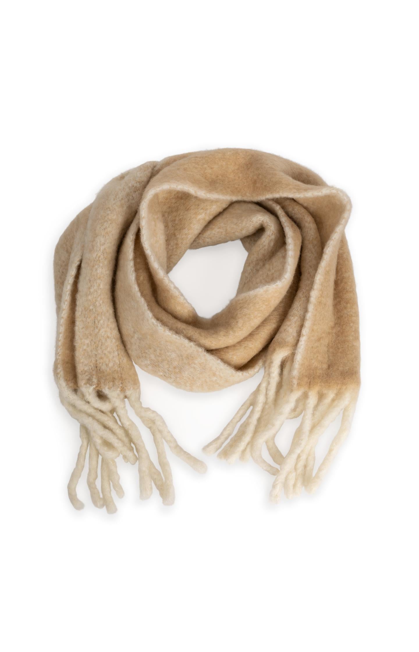 Soft woven scarf with fringes - Type: product