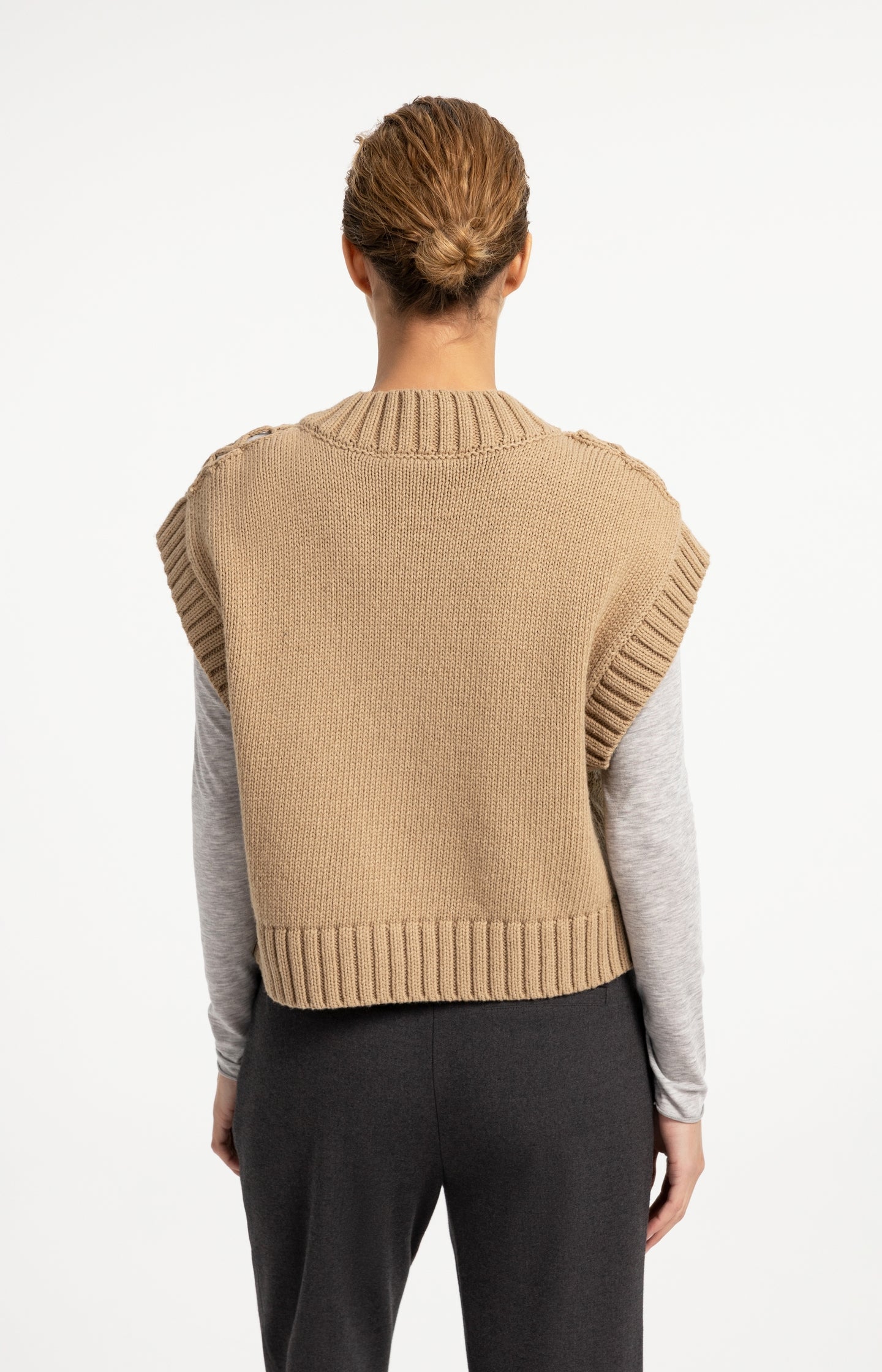Spencer with V-neck and shoulder detail