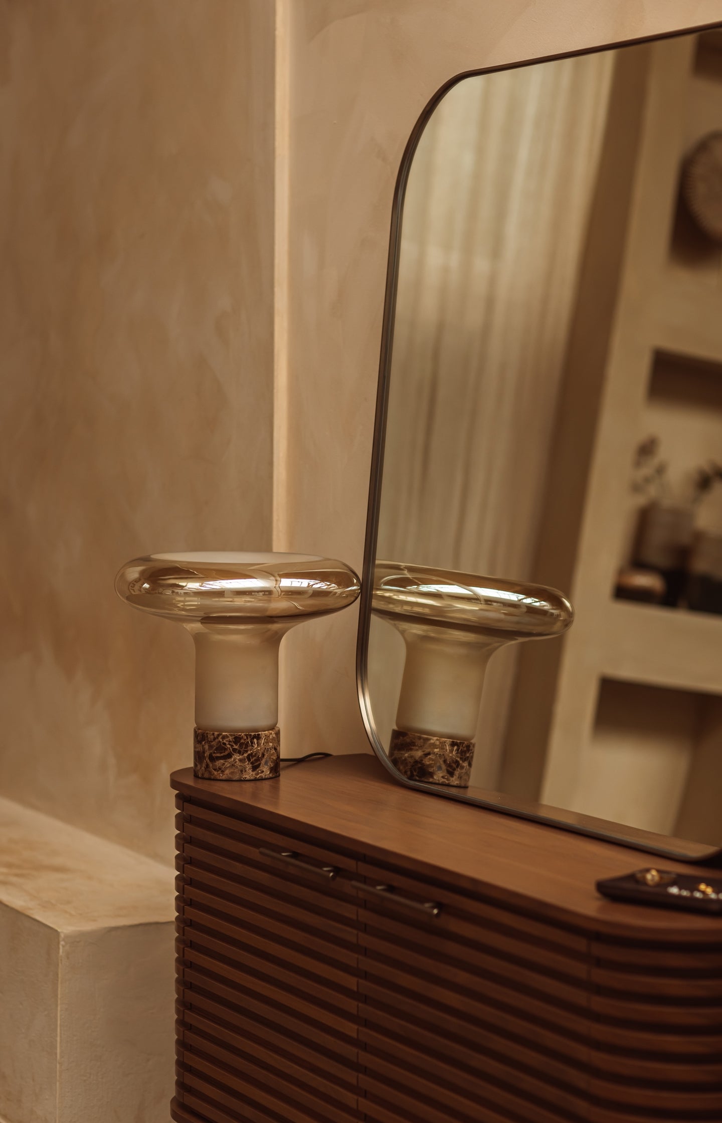 Square mirror with metal frame - Type: lookbook