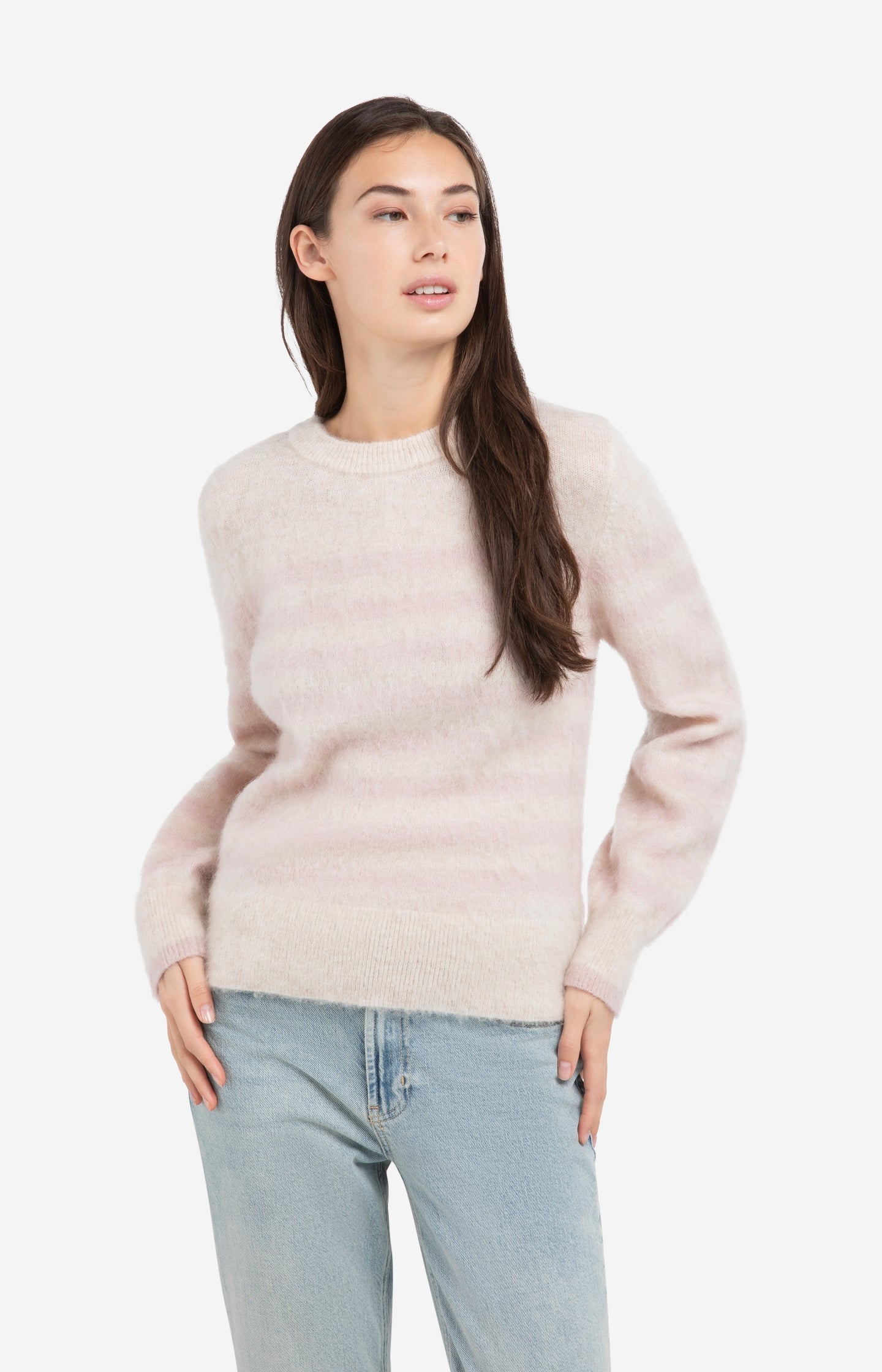 Striped sweater with round neck and long sleeves
