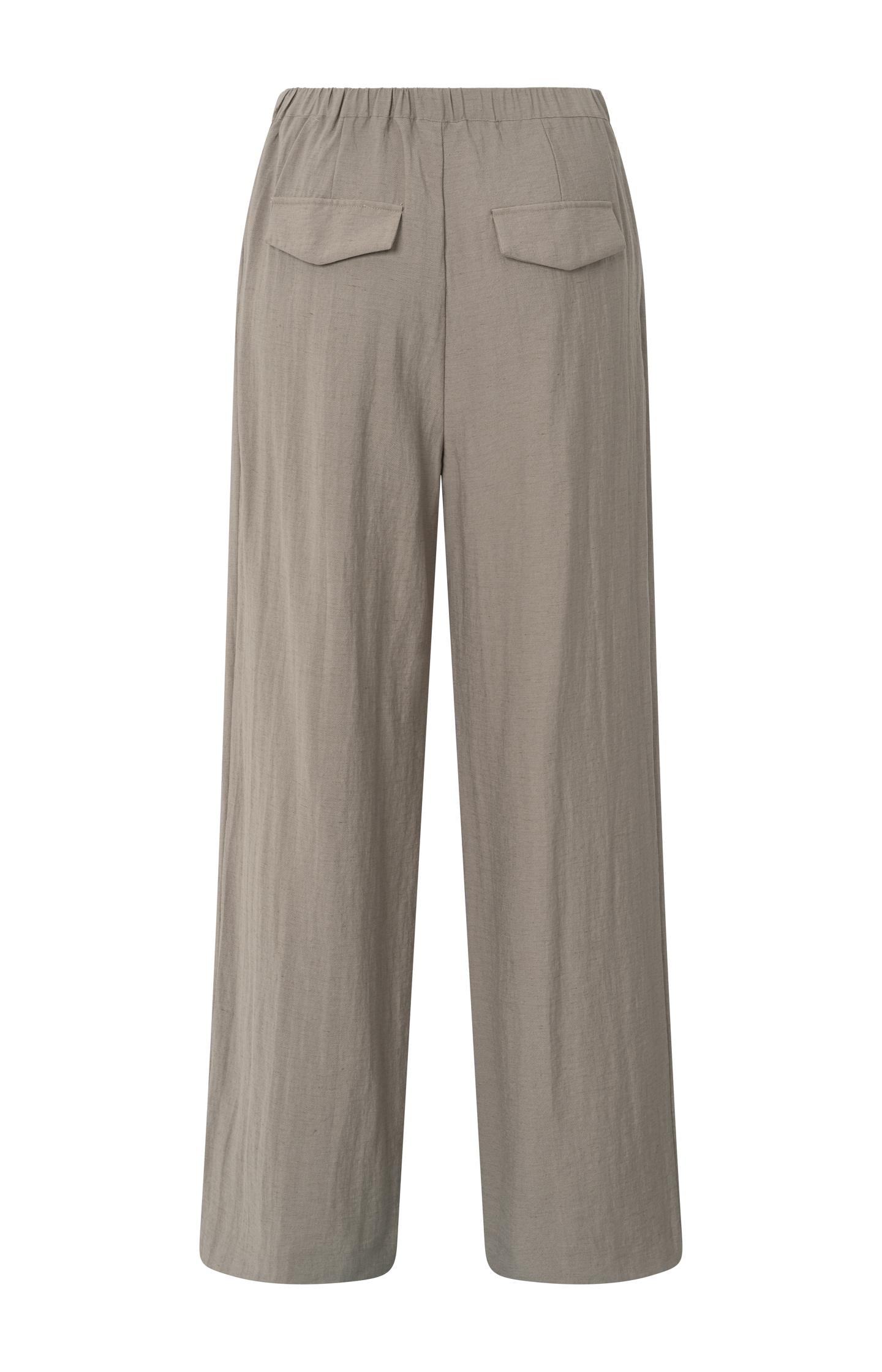 Structured woven trousers with wide legs and pleat details