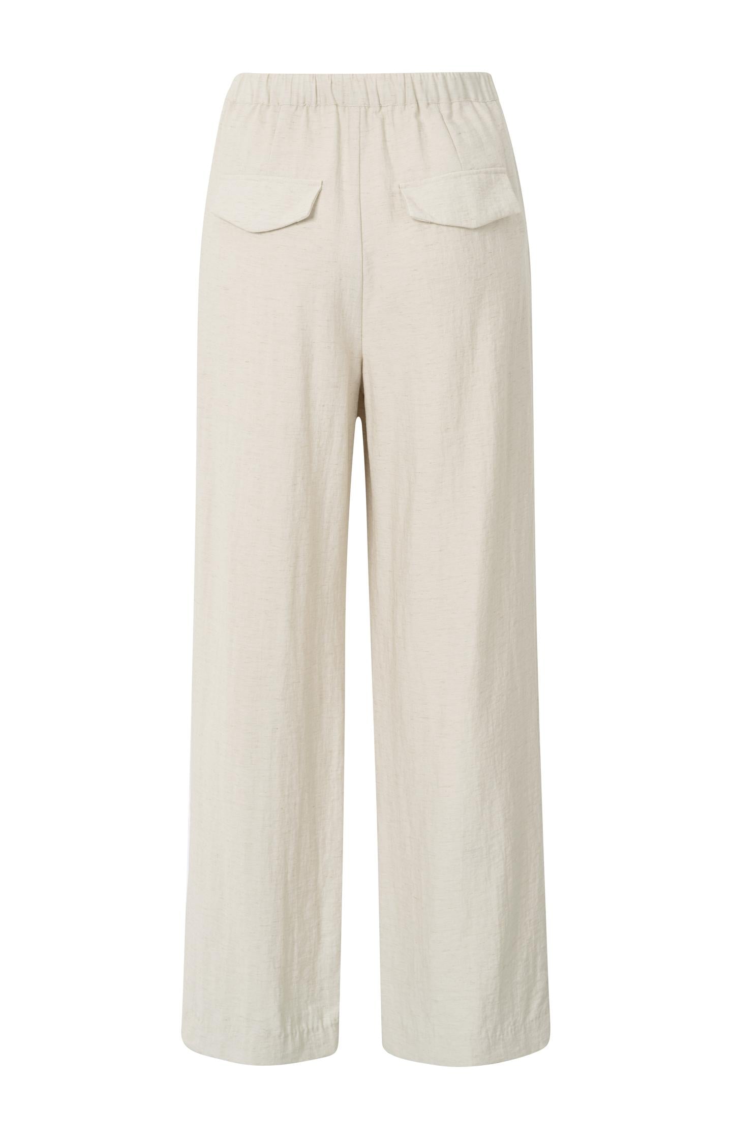 Structured woven trousers with wide legs and pleat details