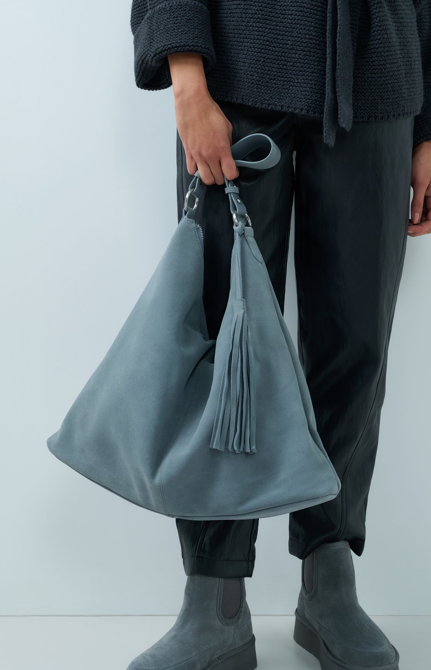 Suede shopper