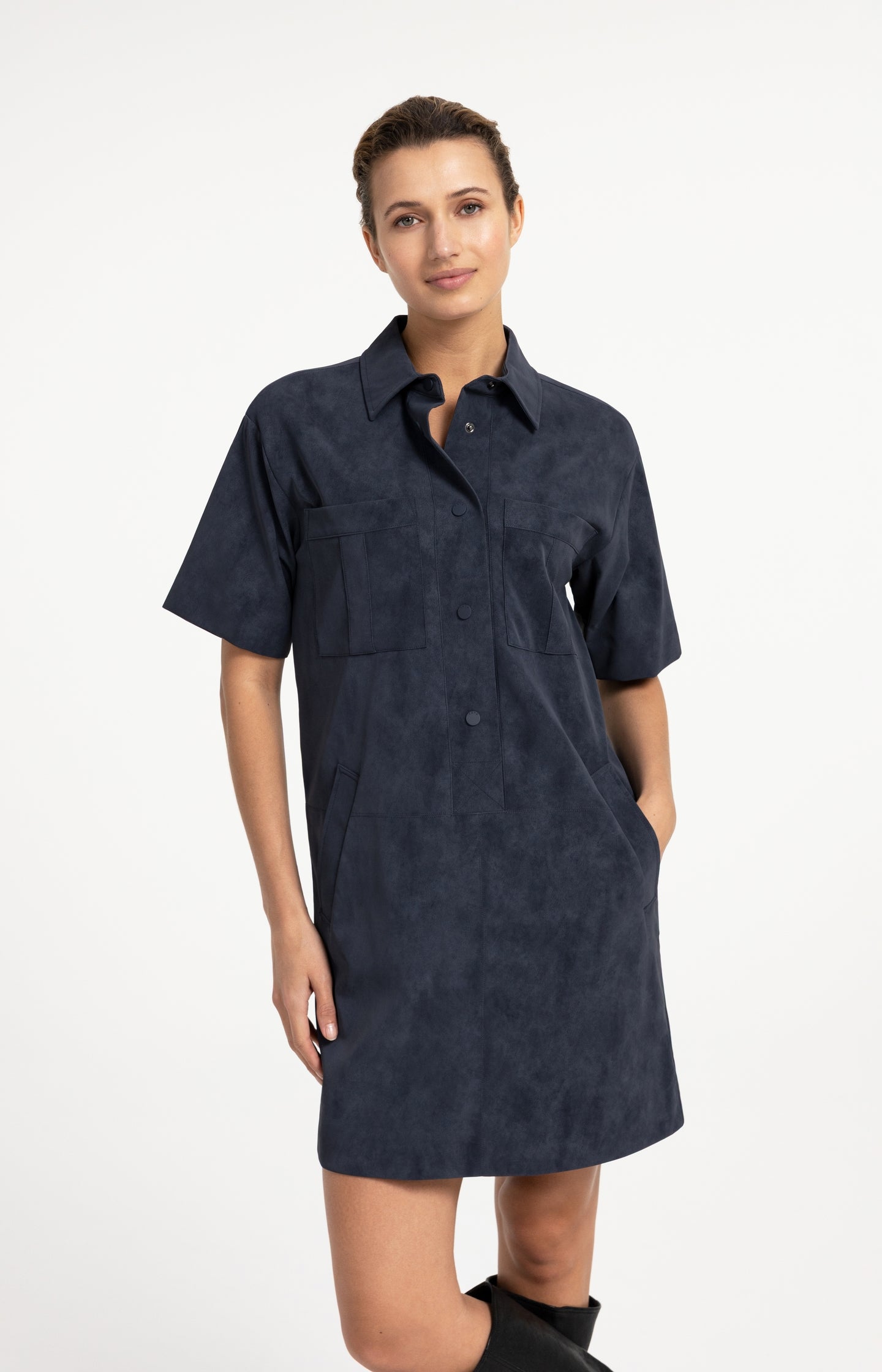 Suedine dress with short sleeves
