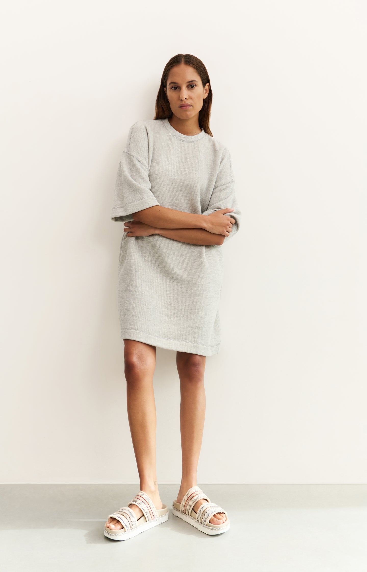 Sweat dress with round neckline - Type: lookbook